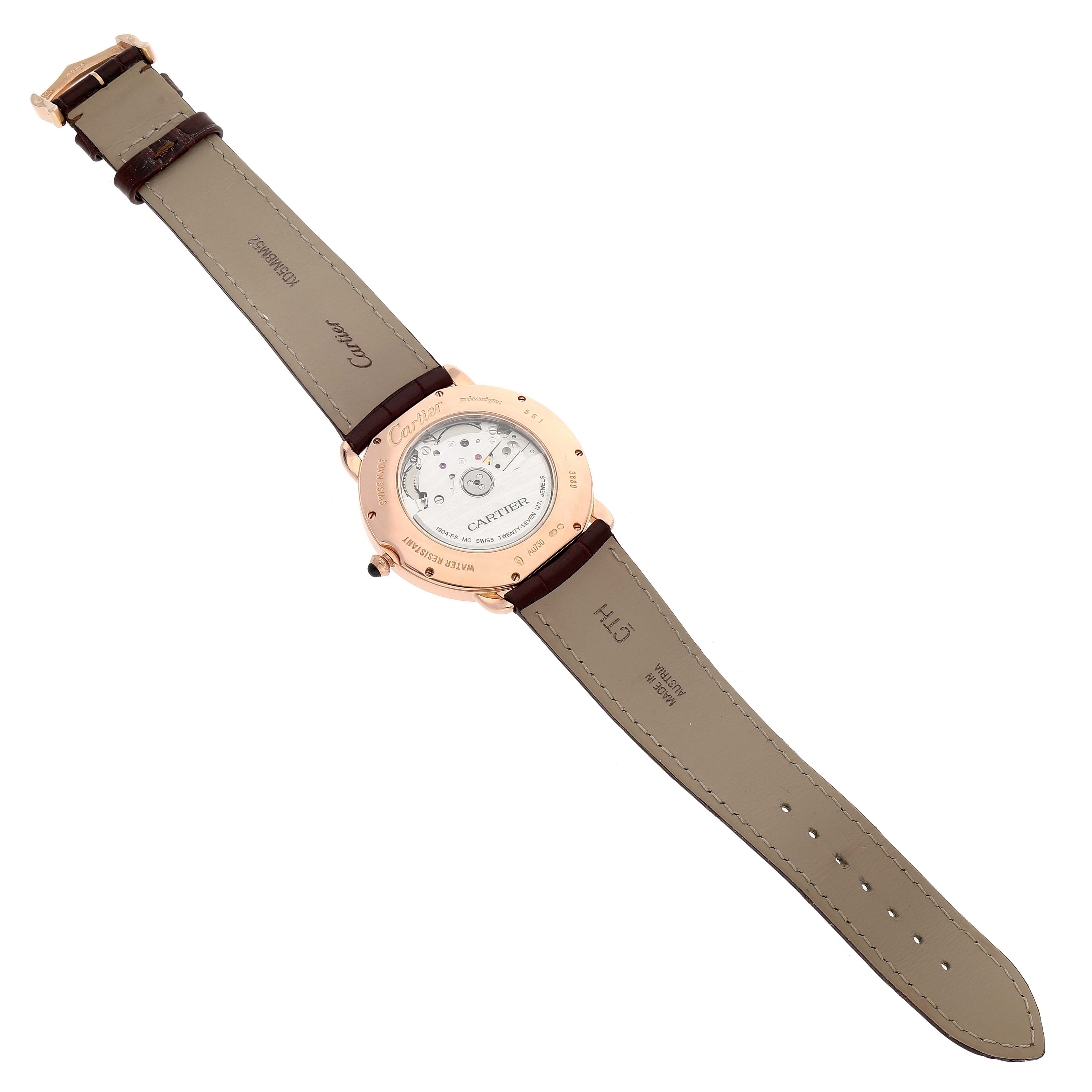 This image shows the back view of the Cartier Ronde W6801005 Men
s Rose Gold Silver Dial W6801005 Men
s Rose Gold Silver Dial watch, highlighting its case back and leather strap.