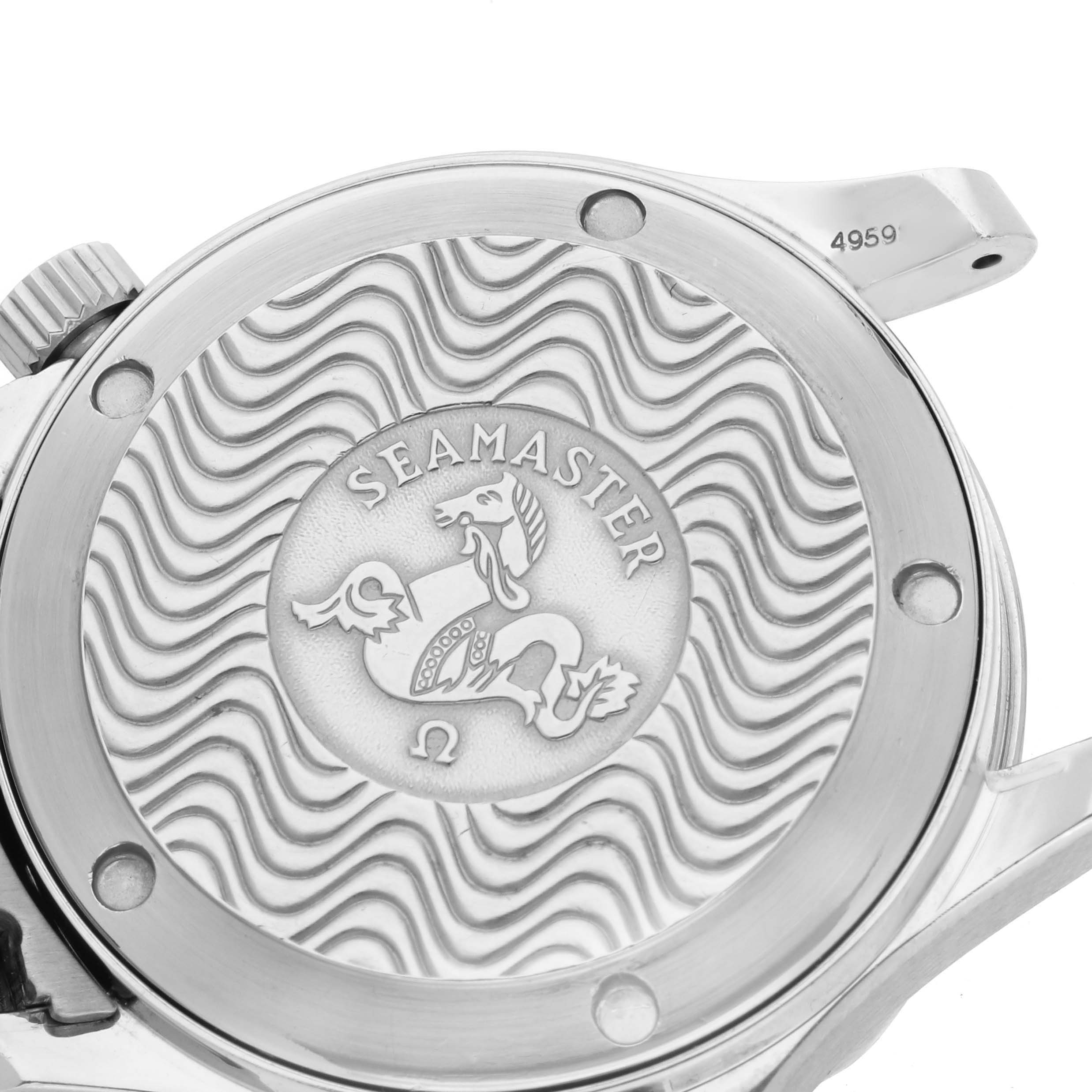 This image shows the back case of an Omega Seamaster 2551.80.00 Men
s Stainless Steel Blue Dial 2551.80.00 Men
s Stainless Steel Blue Dial watch featuring its engraved emblem and wavy pattern.