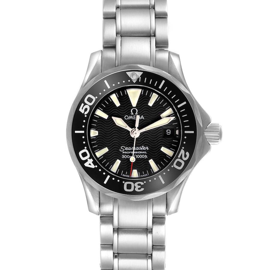 The Omega Seamaster Diver 300M Quartz 2282.50.00 is shown from the front, displaying the dial, bezel, crown, and bracelet.