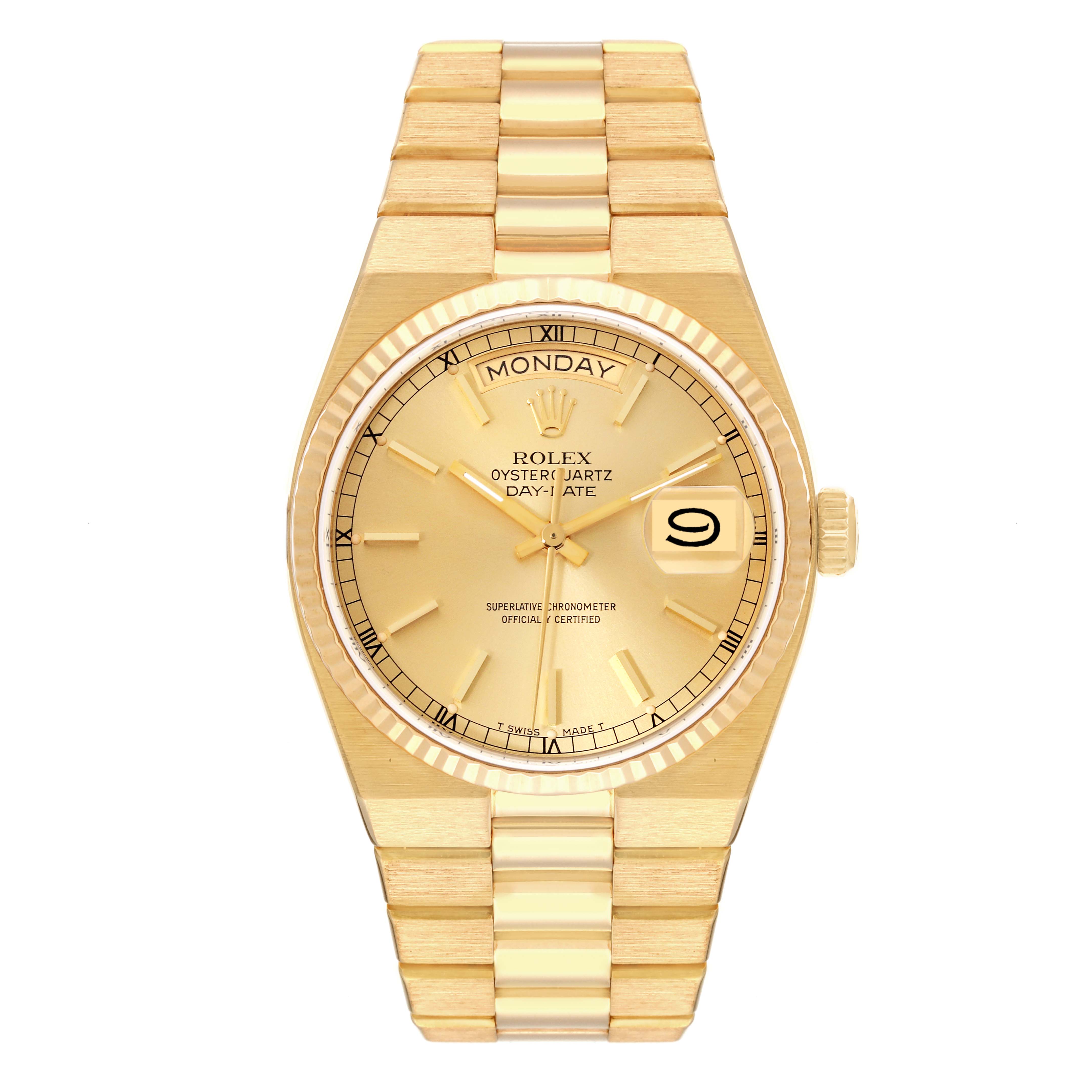 The image shows a front view of the Rolex Oysterquartz 19018 Men
s Yellow Gold Champagne Dial 19018 Men
s Yellow Gold Champagne Dial watch, displaying its gold bracelet, dial, and day-date features.