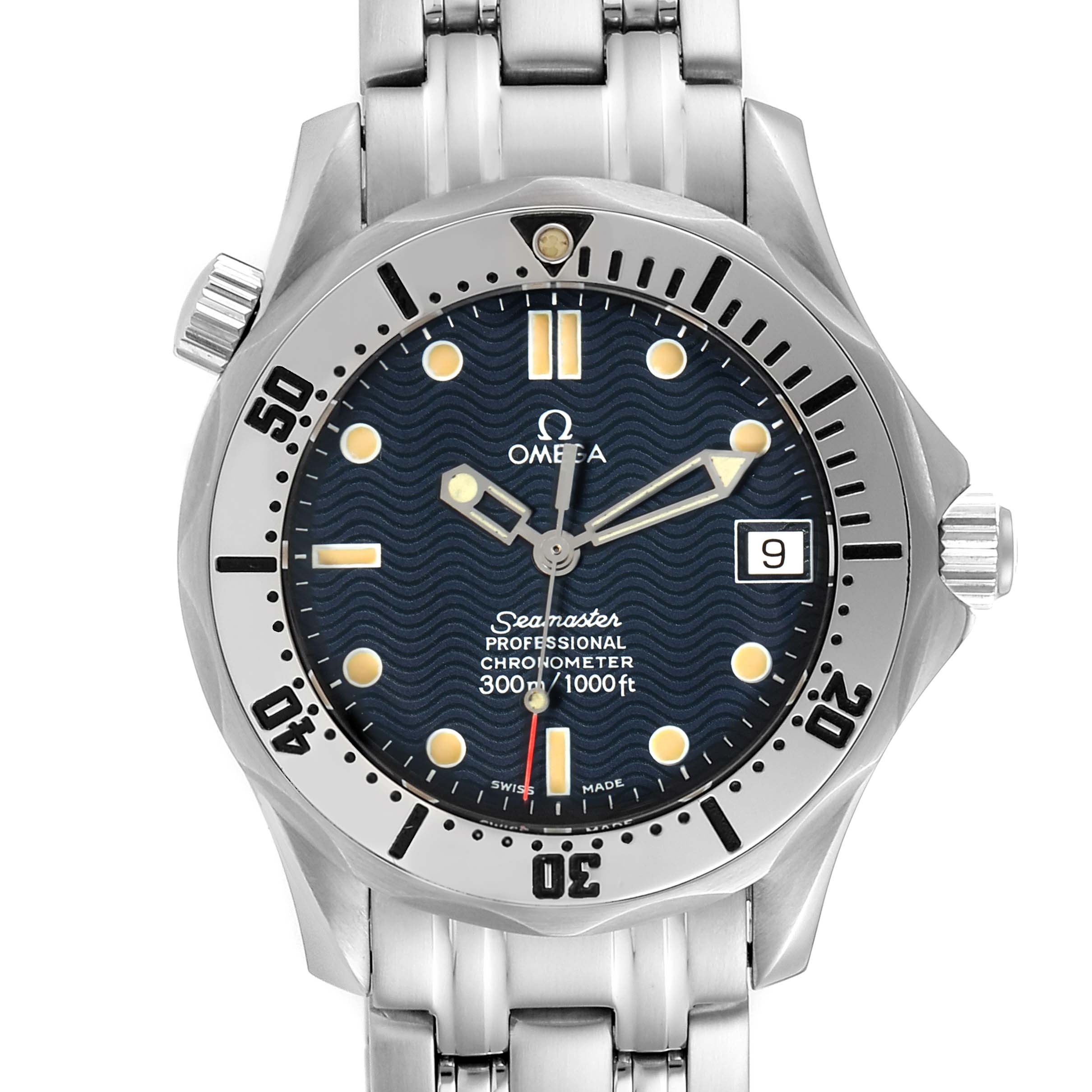 This image shows a front view of an Omega Seamaster 2552.80.00 Men
s Stainless Steel Blue Dial 2552.80.00 Men
s Stainless Steel Blue Dial watch, highlighting the face, bezel, and part of the metal bracelet.