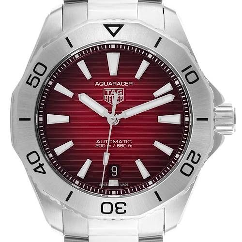 The image shows a front view of the Tag Heuer Aquaracer watch, highlighting the dial, bezel, and crown.