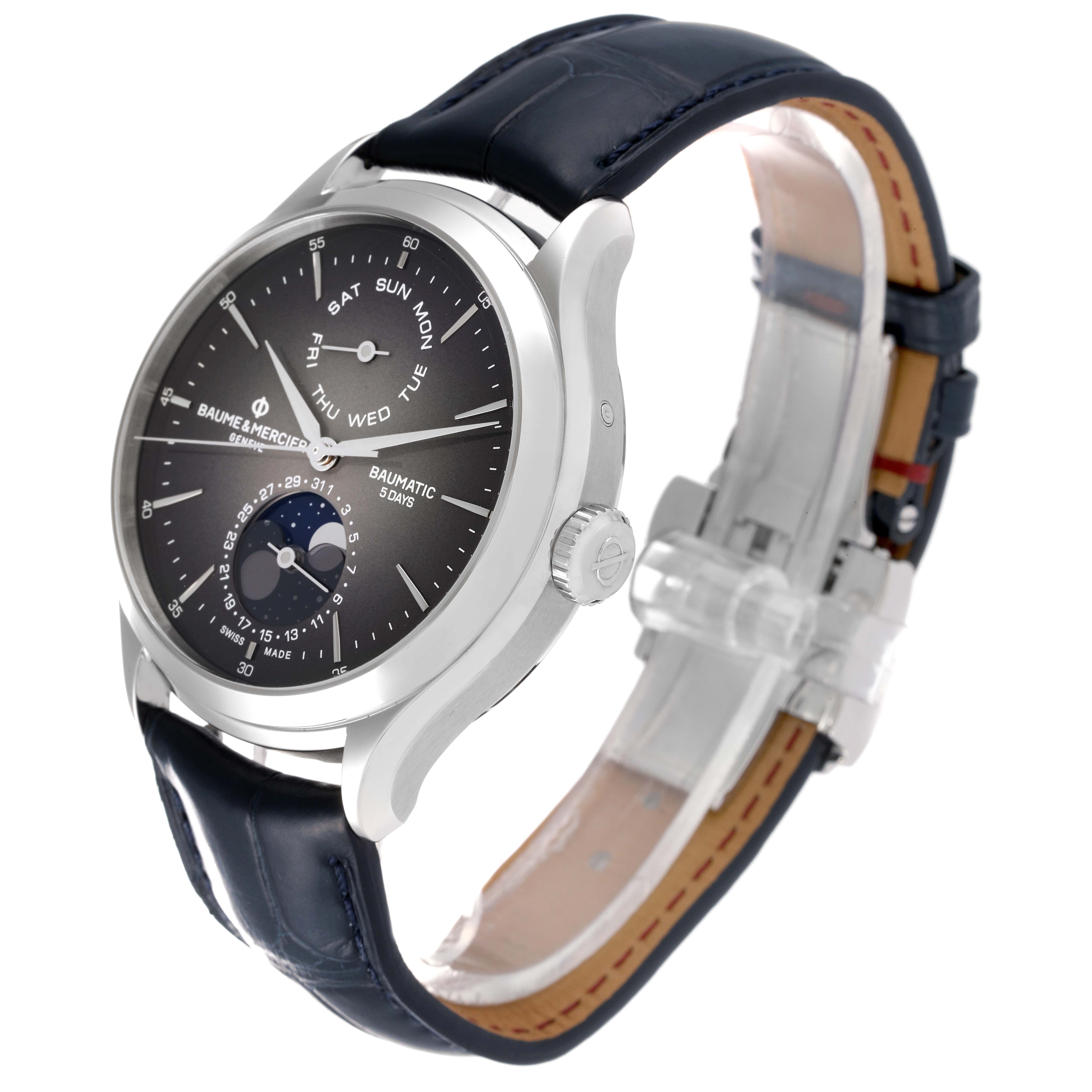 The image shows a side angle of the Baume 
Mercier Clifton M0A10548 Men
s Stainless Steel Grey Dial M0A10548 Men
s Stainless Steel Grey Dial model watch, displaying its face, crown, and strap.