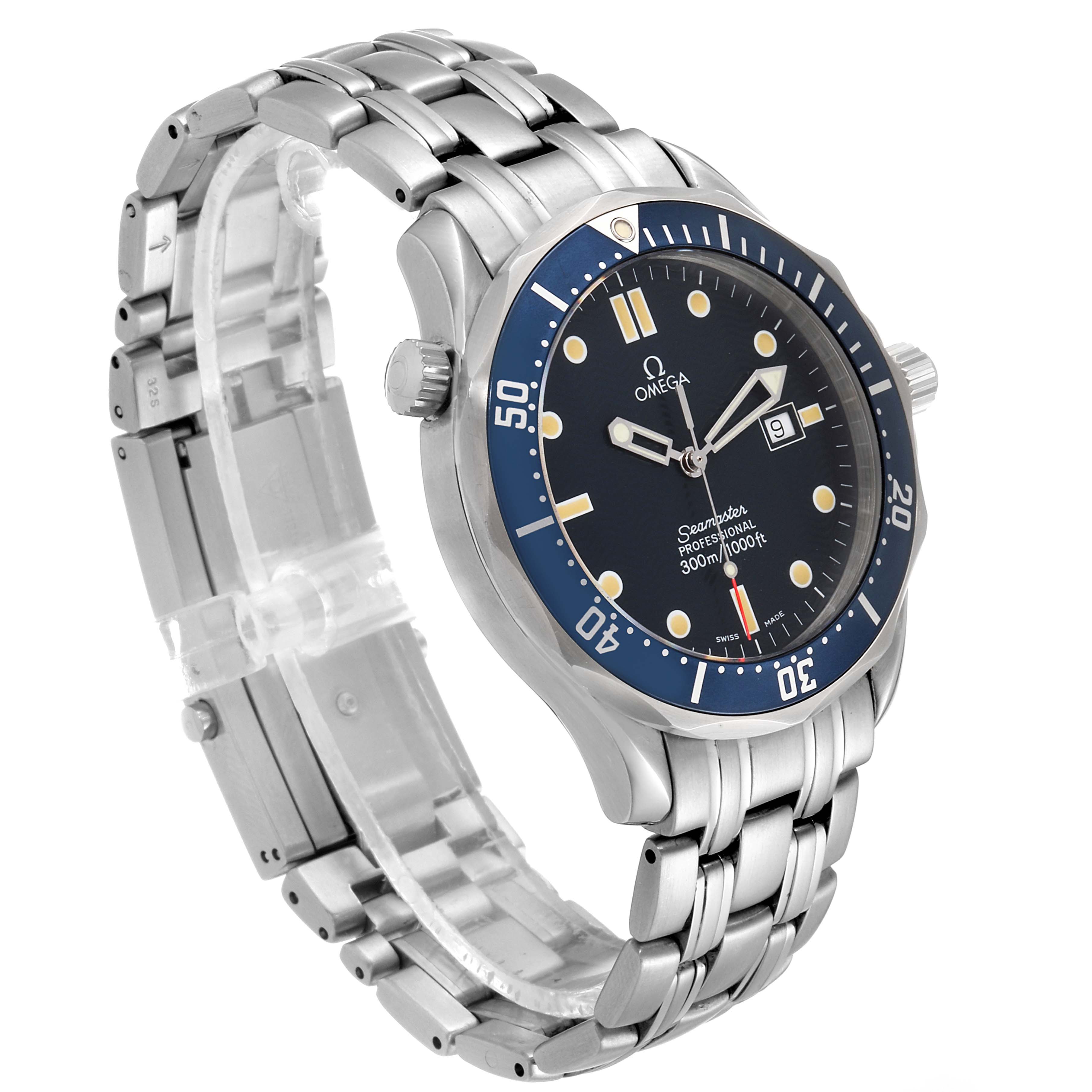 The image shows an angled side-view of an Omega Seamaster 2541.80.00 Men
s Stainless Steel Blue Dial 2541.80.00 Men
s Stainless Steel Blue Dial watch, displaying its metal bracelet, dial, bezel, and crown.