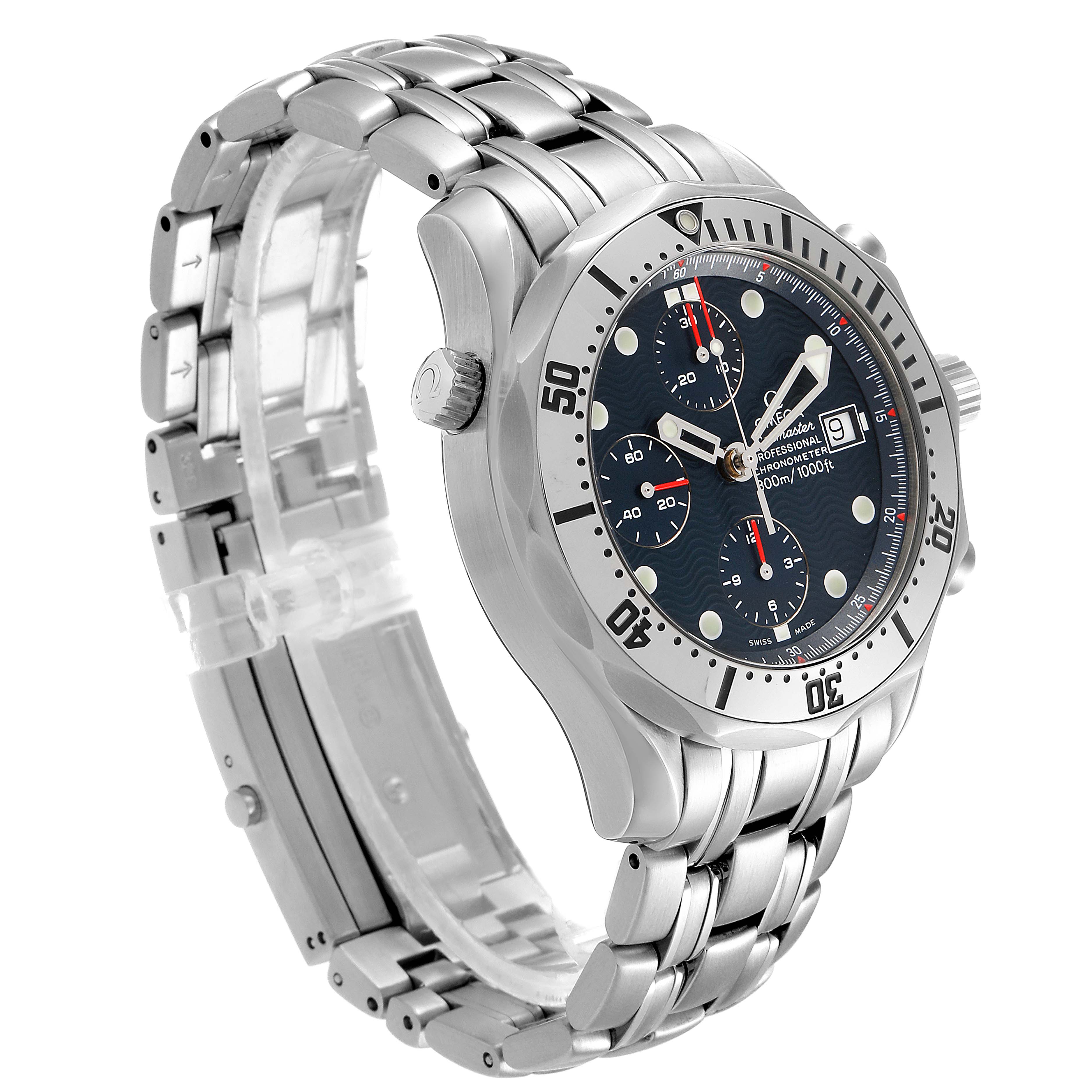 The image shows an angled view of an Omega Seamaster 2598.80.00 Men
s Stainless Steel Blue Dial 2598.80.00 Men
s Stainless Steel Blue Dial watch, highlighting the face, bezel, crown, and stainless steel bracelet.