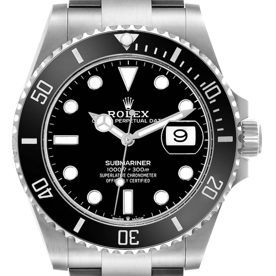 The image shows a front view of the Rolex Submariner watch, displaying the dial, bezel, and crown.