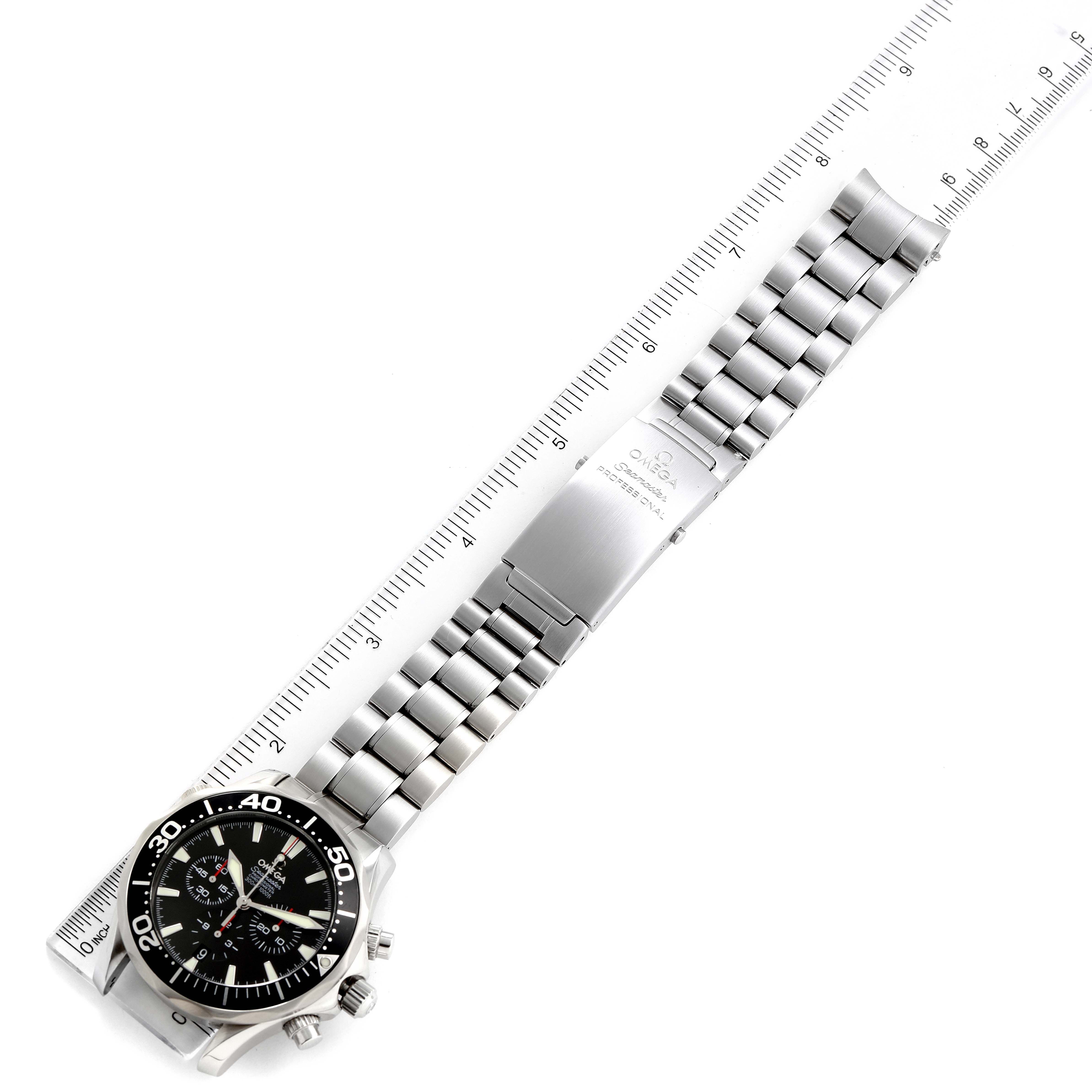 The image shows the Omega Seamaster 2594.52.00 Men's Stainless Steel Black Dial 2594.52.00 Men's Stainless Steel Black Dial watch laid flat, highlighting the face, bracelet, and clasp.