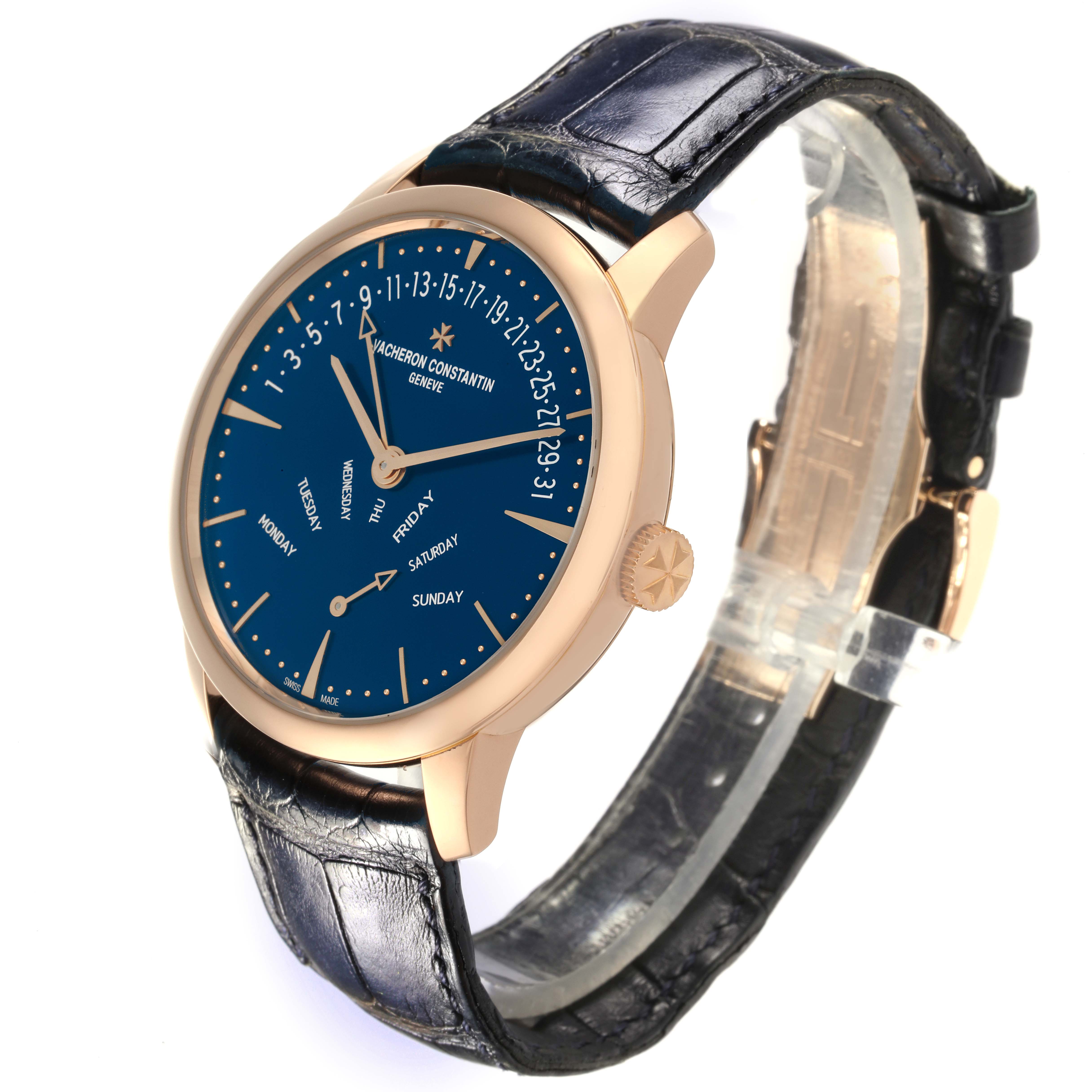 The angle shows a close-up of the Vacheron Constantin Patrimony 4000U/000R-B516 Men
s Rose Gold Blue Dial 4000U/000R-B516 Men
s Rose Gold Blue Dial watch, highlighting the dial, case, and strap.