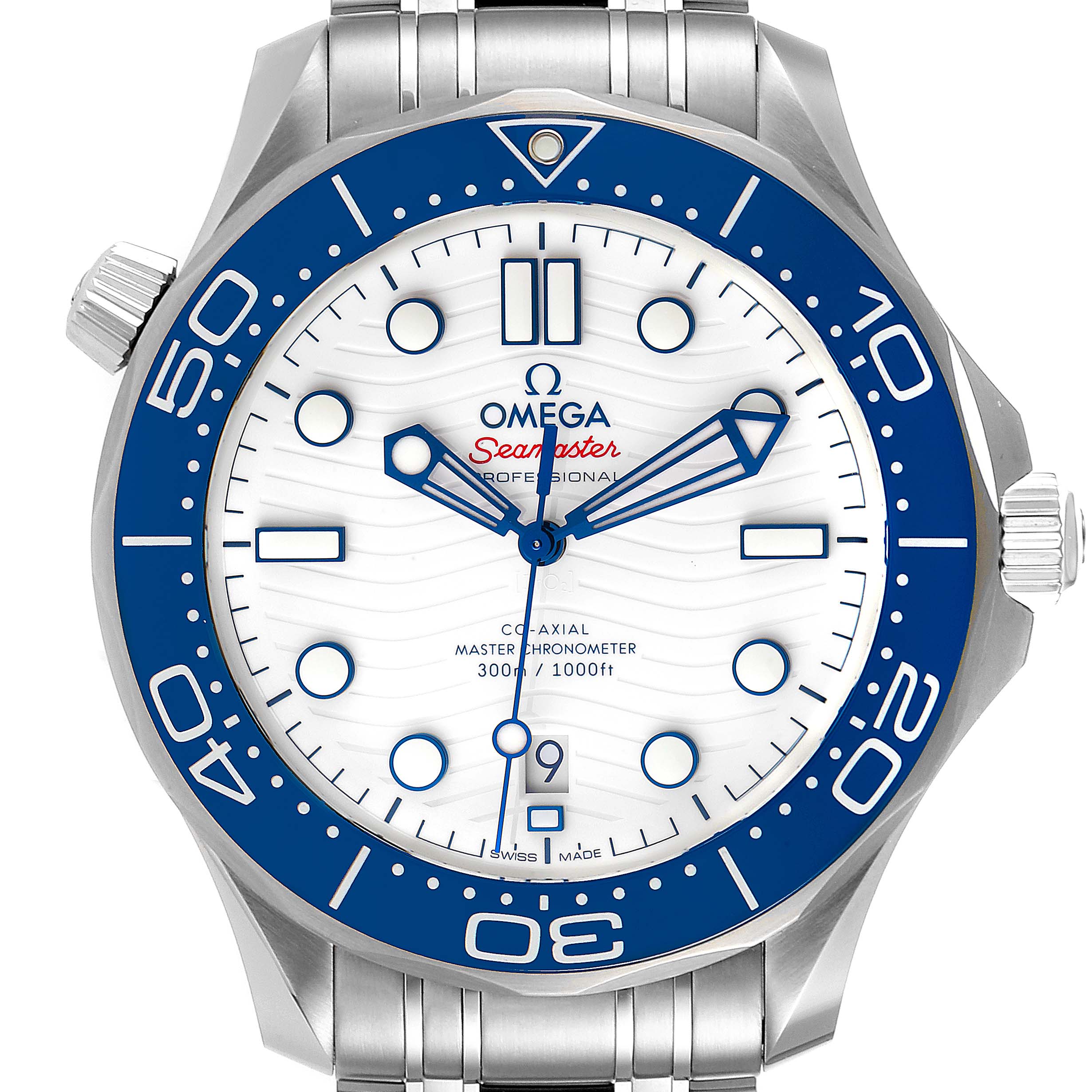 The image shows a front view of the Omega Seamaster 522.30.42.20.04.001 Men's Stainless Steel White Dial 522.30.42.20.04.001 Men's Stainless Steel White Dial watch, displaying its dial, bezel, and partial bracelet.
