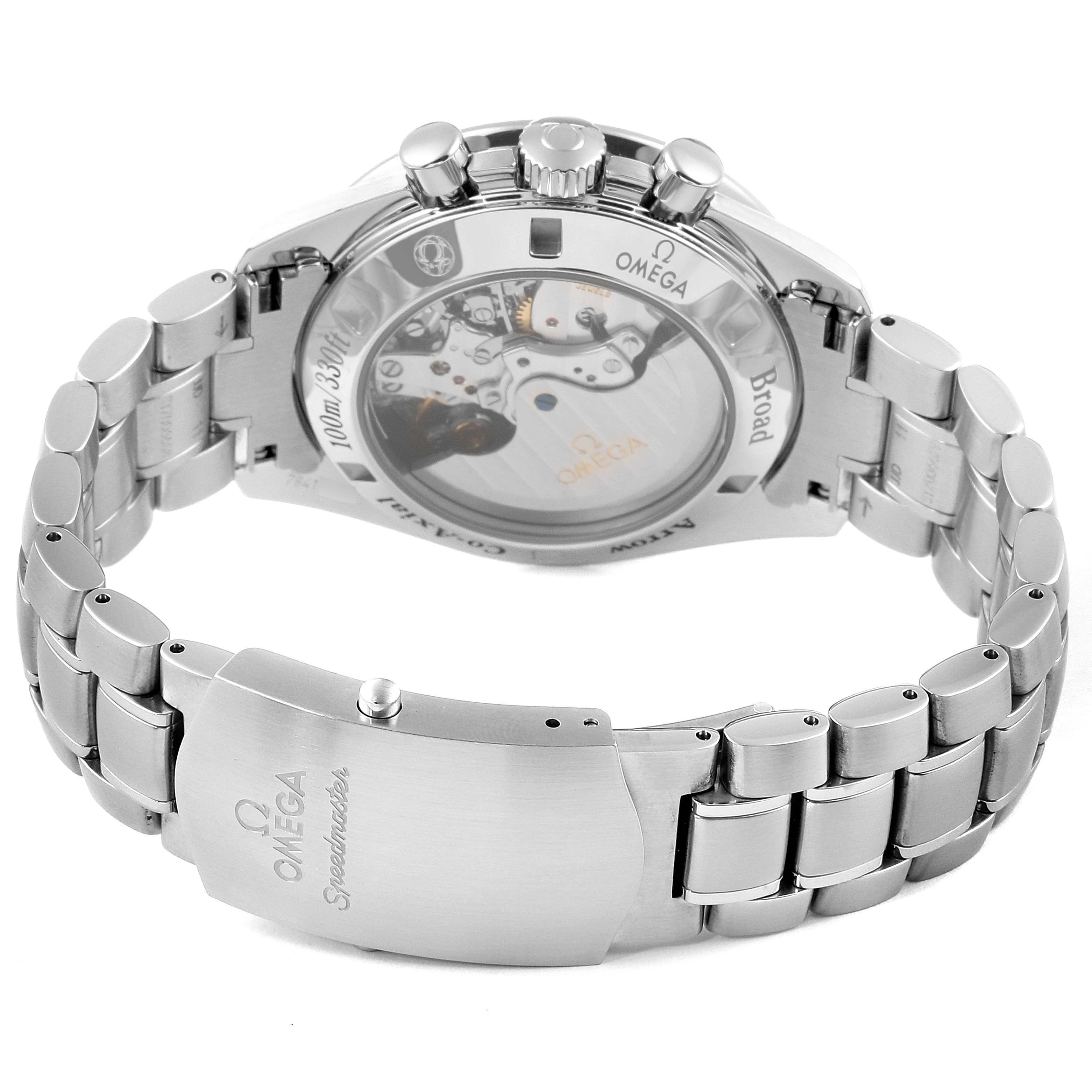 The image shows the back view of the Omega Speedmaster 321.10.42.50.01.001 Men
s Stainless Steel Black Dial 321.10.42.50.01.001 Men
s Stainless Steel Black Dial watch, focusing on its stainless steel bracelet and transparent case back.