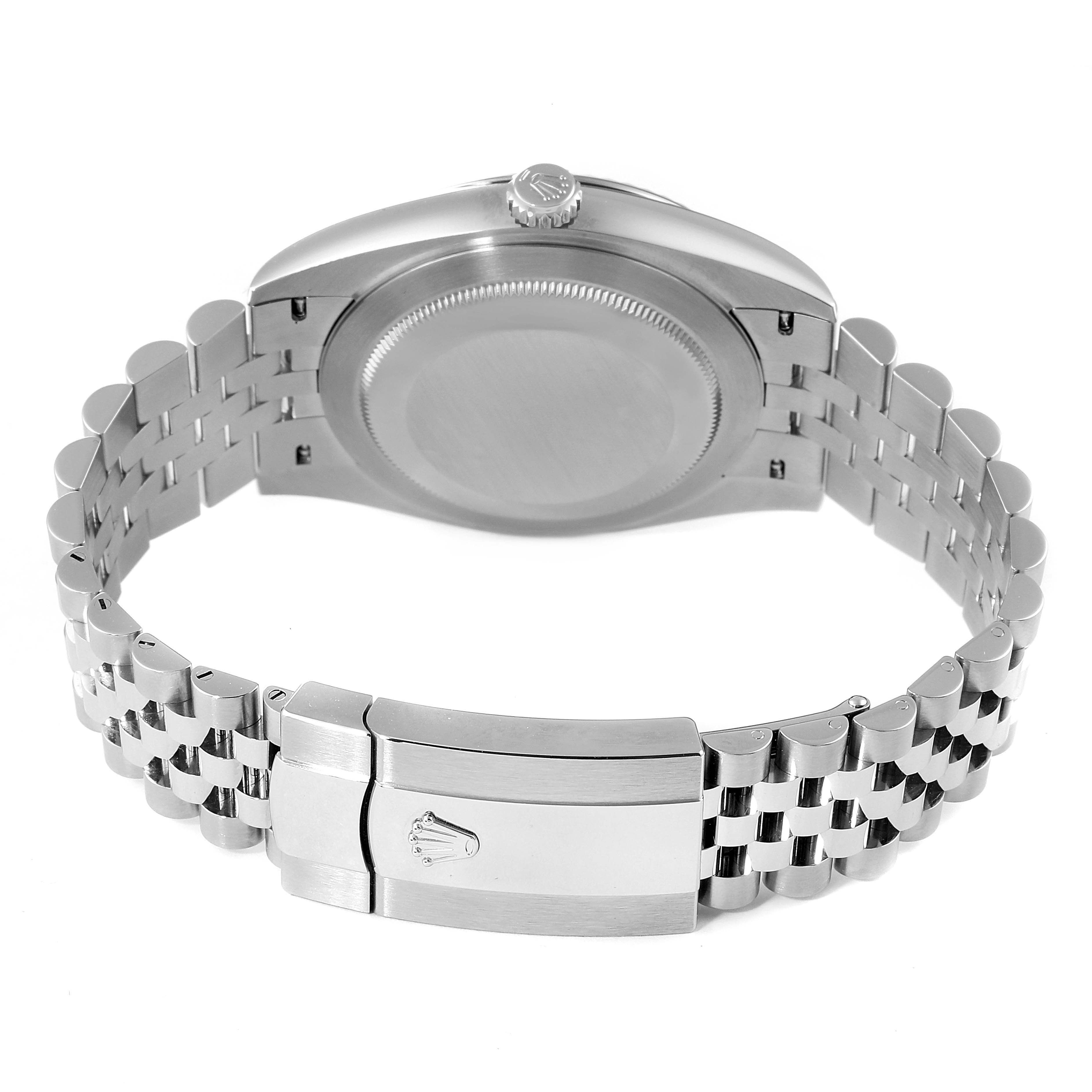 This image shows the back of the Rolex Datejust 41 126334 Men
s Stainless Steel Grey Dial 126334 Men
s Stainless Steel Grey Dial watch and its stainless steel bracelet with a clasp.