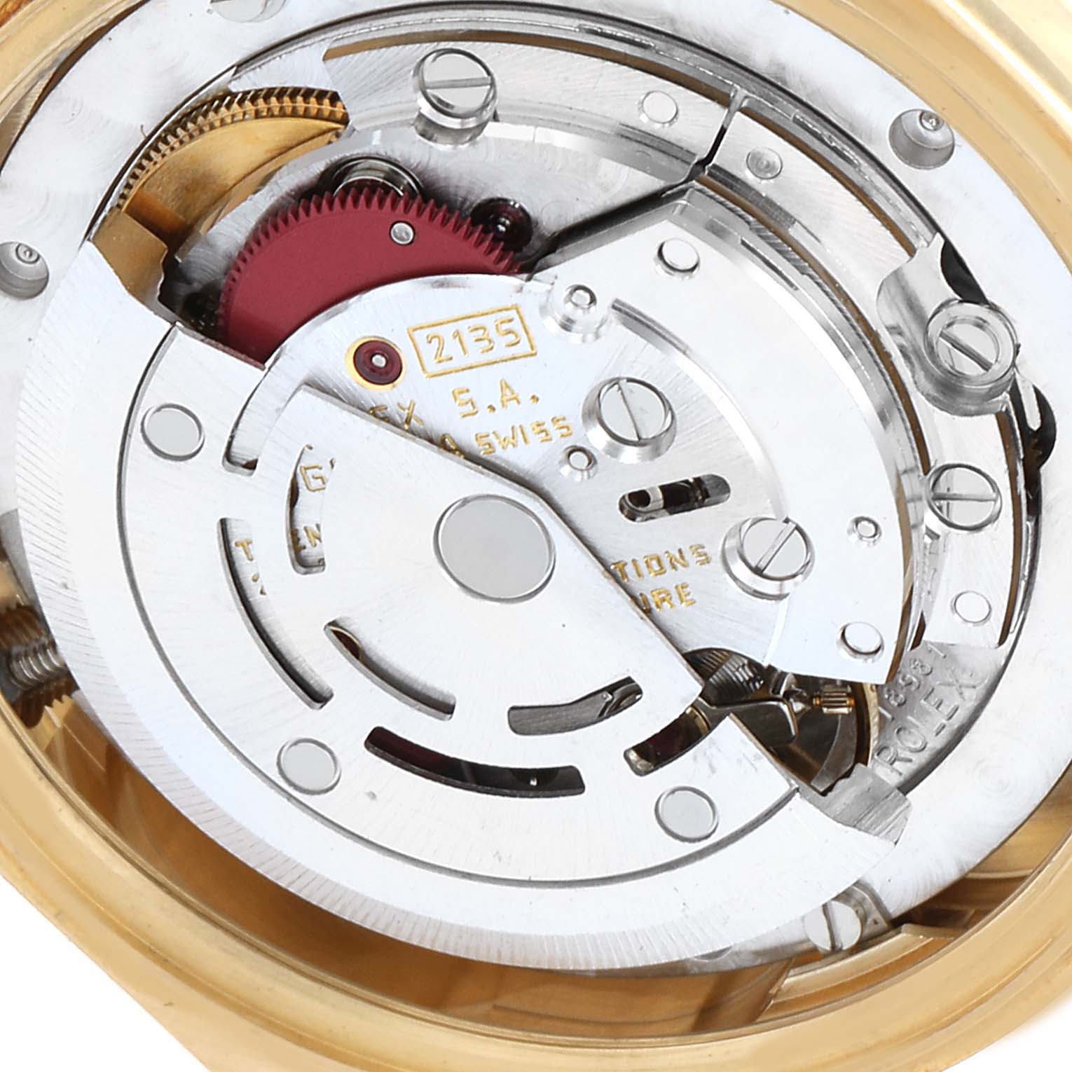 This image shows the movement mechanism of a Rolex President 68278 Women
s Yellow Gold Champagne Dial 68278 Women
s Yellow Gold Champagne Dial model watch from a close-up, top-down angle.