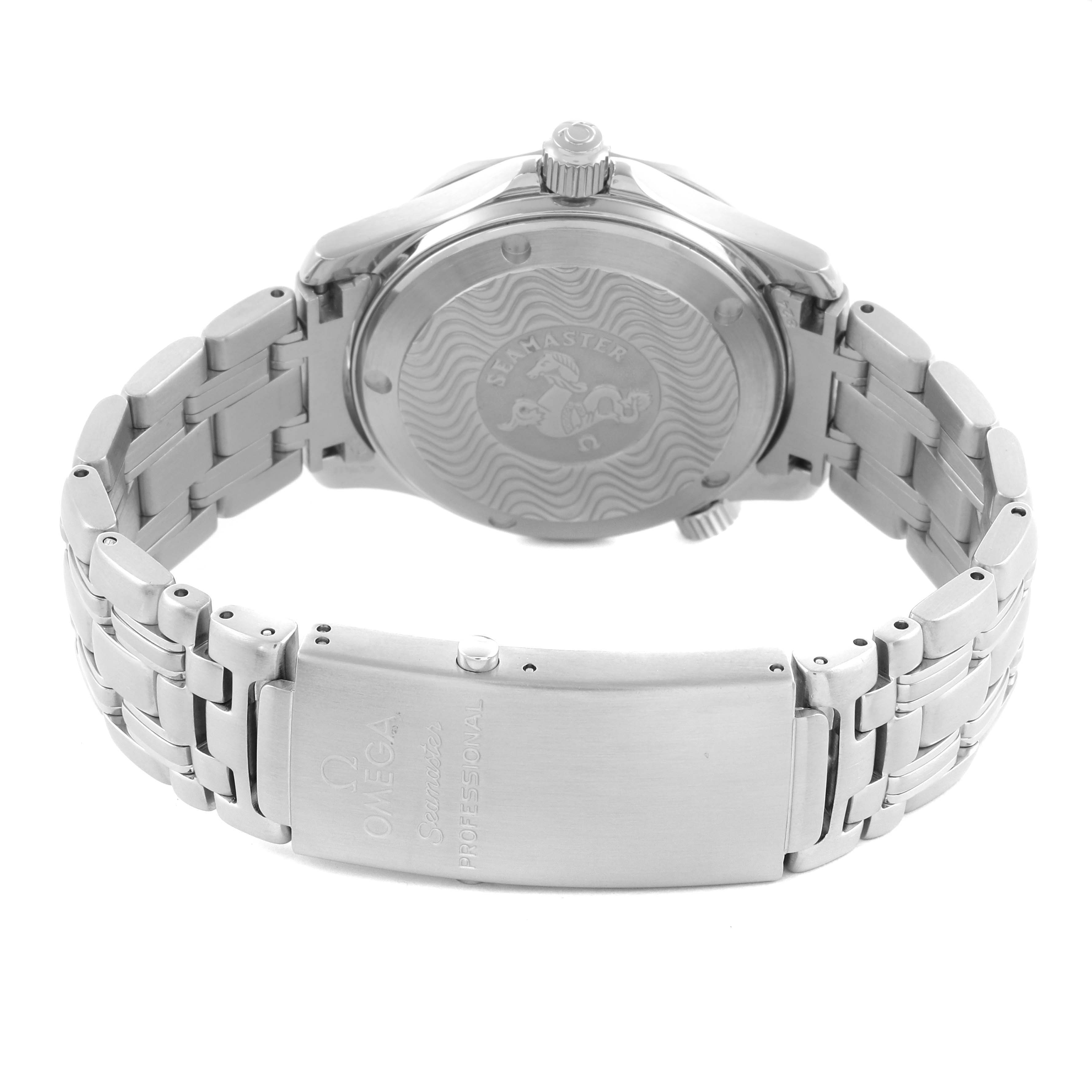 The image shows the back and clasp of the Omega Seamaster 2551.80.00 Men
s Stainless Steel Blue Dial 2551.80.00 Men
s Stainless Steel Blue Dial watch, highlighting the bracelet and case back details.