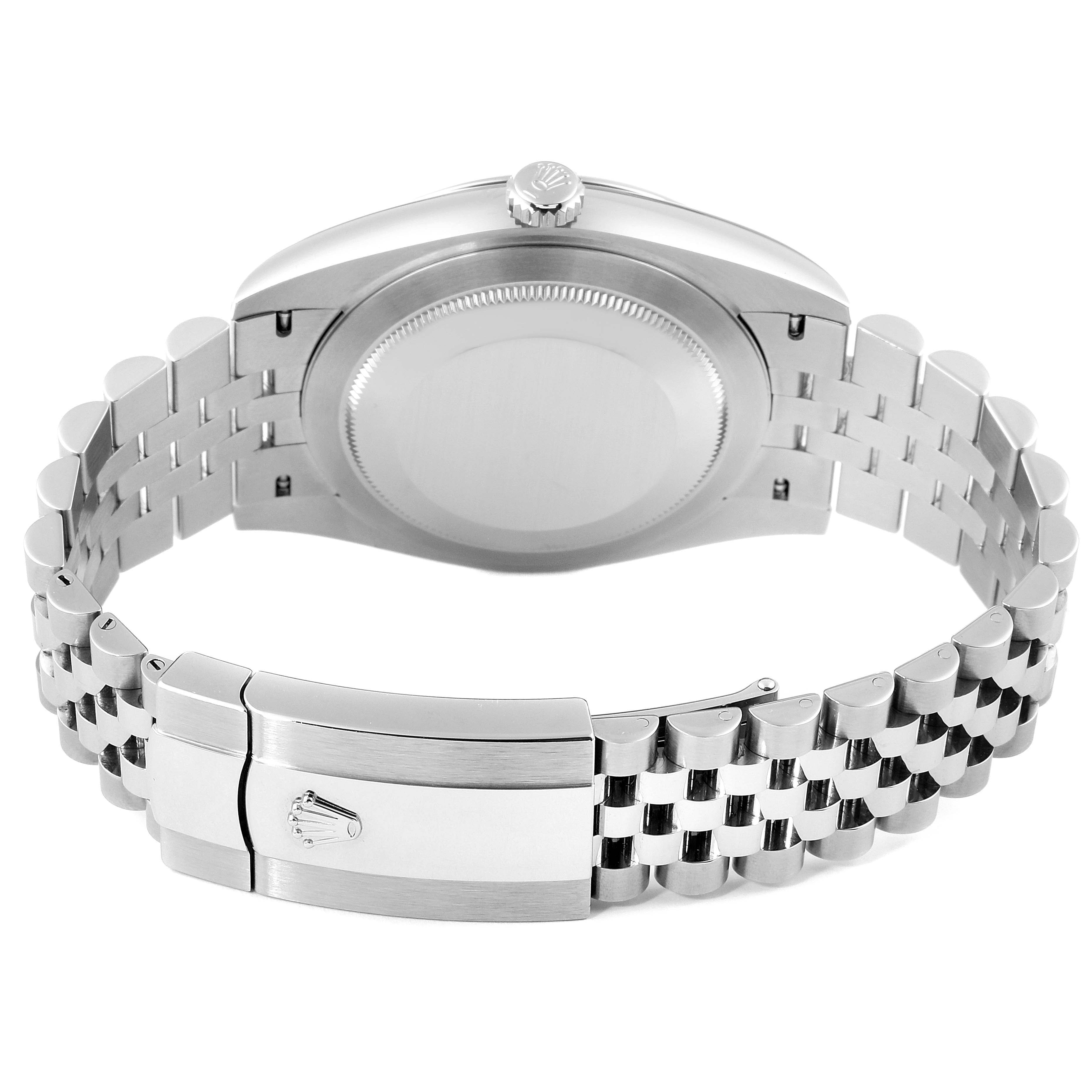 This image shows the back and bracelet clasp of the Rolex Datejust 41 126334 Men
s Stainless Steel White Dial 126334 Men
s Stainless Steel White Dial watch.