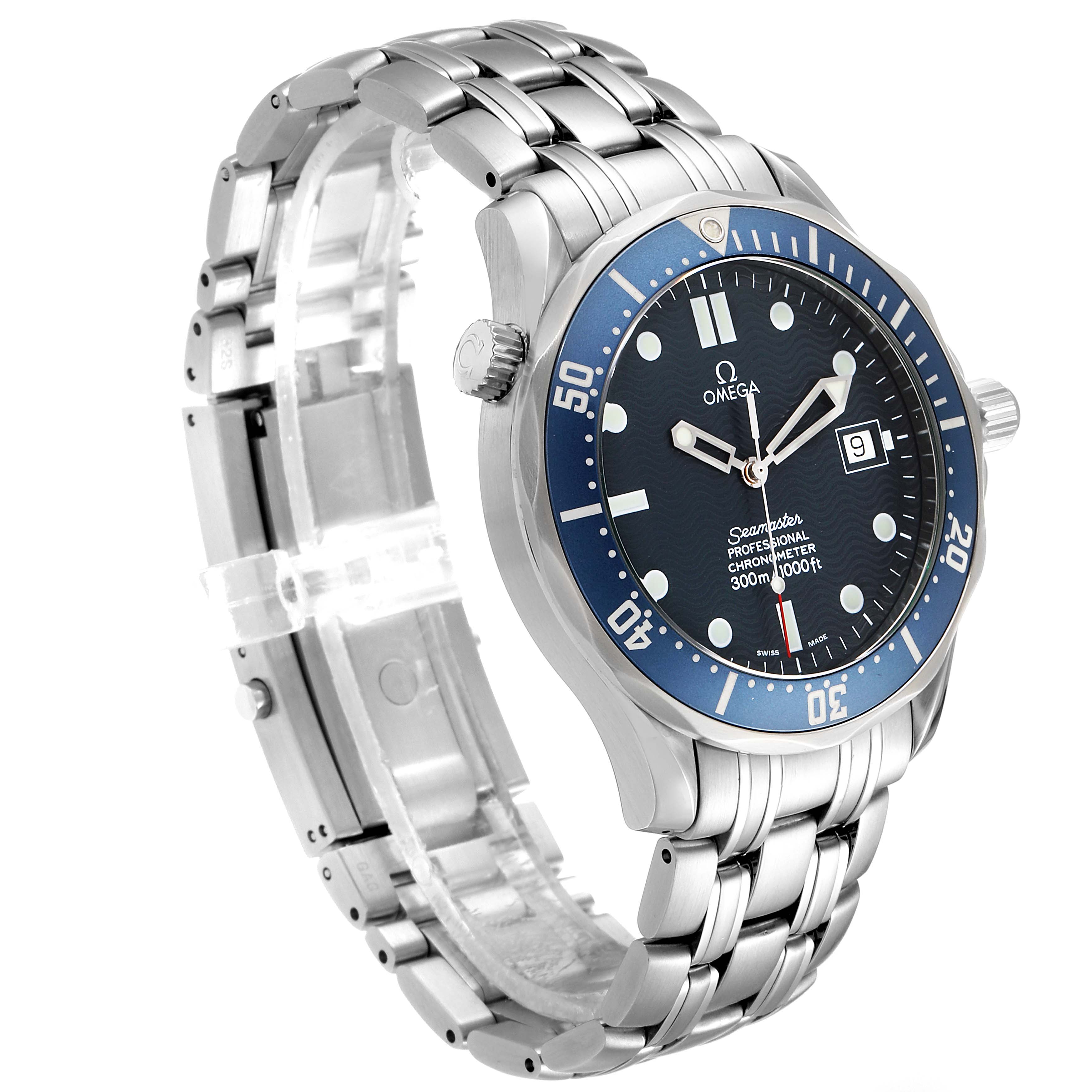 This image shows an angled view of the Omega Seamaster 2531.80.00 Men
s Stainless Steel Blue Dial 2531.80.00 Men
s Stainless Steel Blue Dial watch, focusing on its face, bezel, bracelet, and crown.