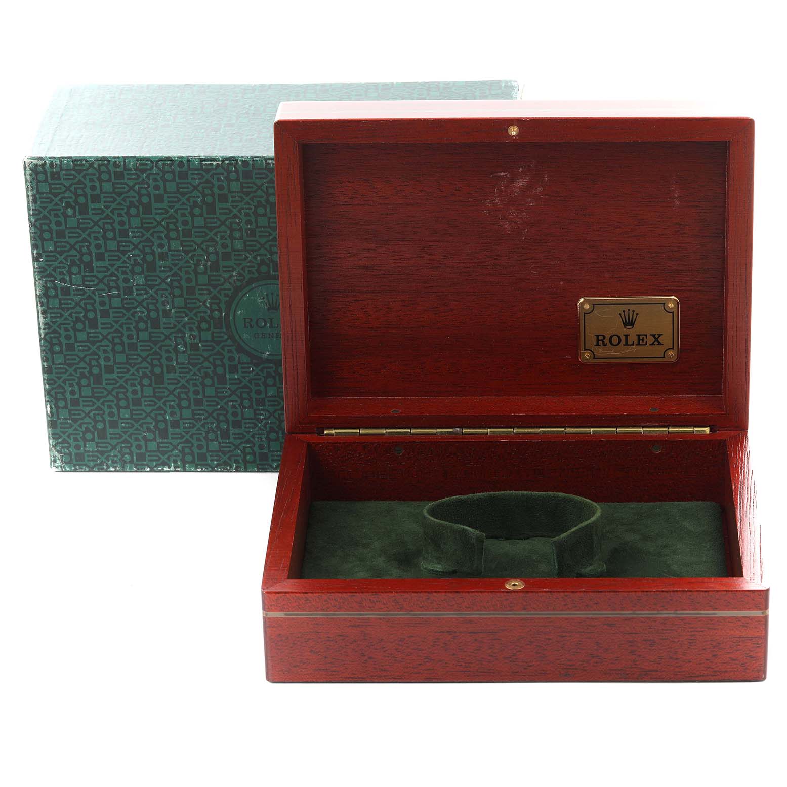 The image shows a wooden Rolex box for the Yacht-Master model, featuring the interior and the branded label.