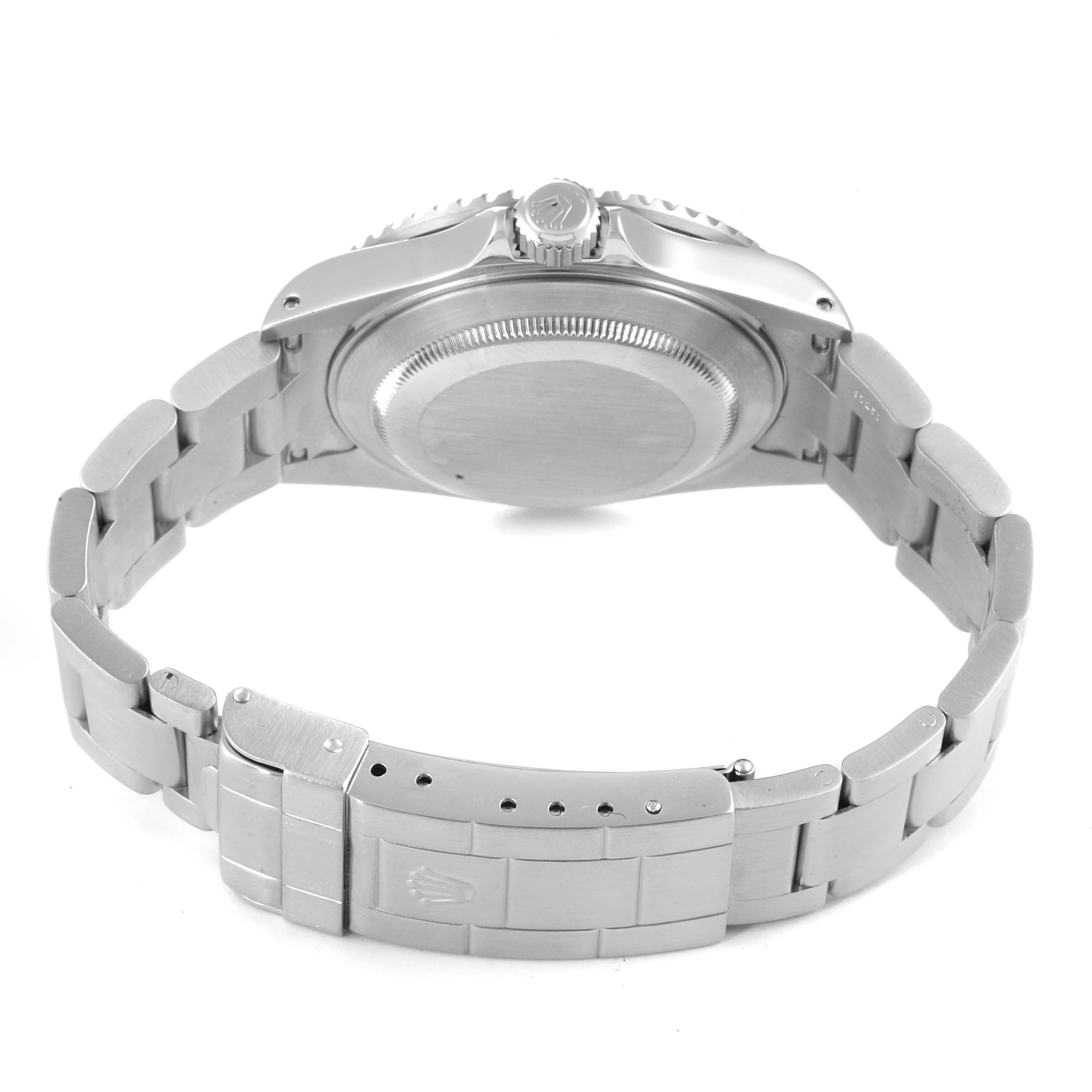 This image shows the back view of the Rolex Submariner 16610 Men
s Stainless Steel Black Dial 16610 Men
s Stainless Steel Black Dial watch, highlighting the bracelet and case back.