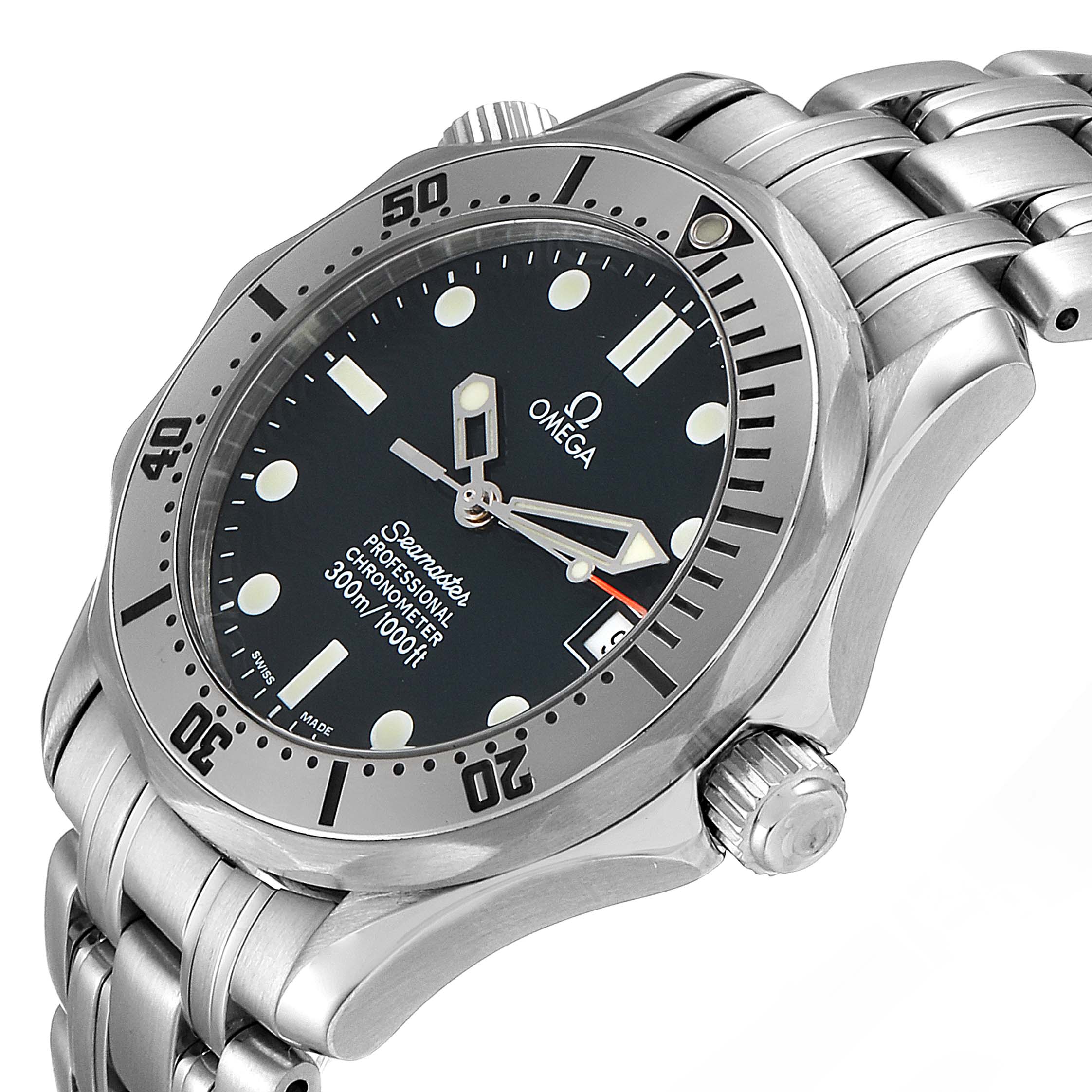 The image shows the Omega Seamaster 2552.80.00 Men
s Stainless Steel Blue Dial 2552.80.00 Men
s Stainless Steel Blue Dial watch from an oblique angle, highlighting the face, bezel, crown, and part of the bracelet.