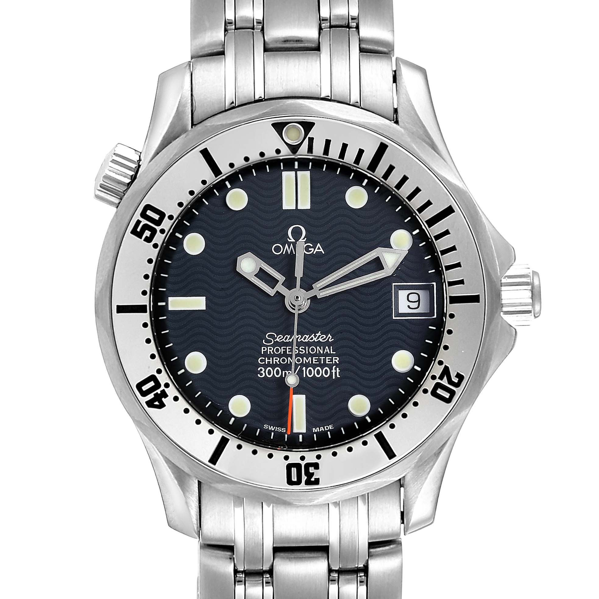 This image shows a front view of an Omega Seamaster 2552.80.00 Men
s Stainless Steel Blue Dial 2552.80.00 Men
s Stainless Steel Blue Dial watch, displaying its dial, bezel, crown, and part of the bracelet.