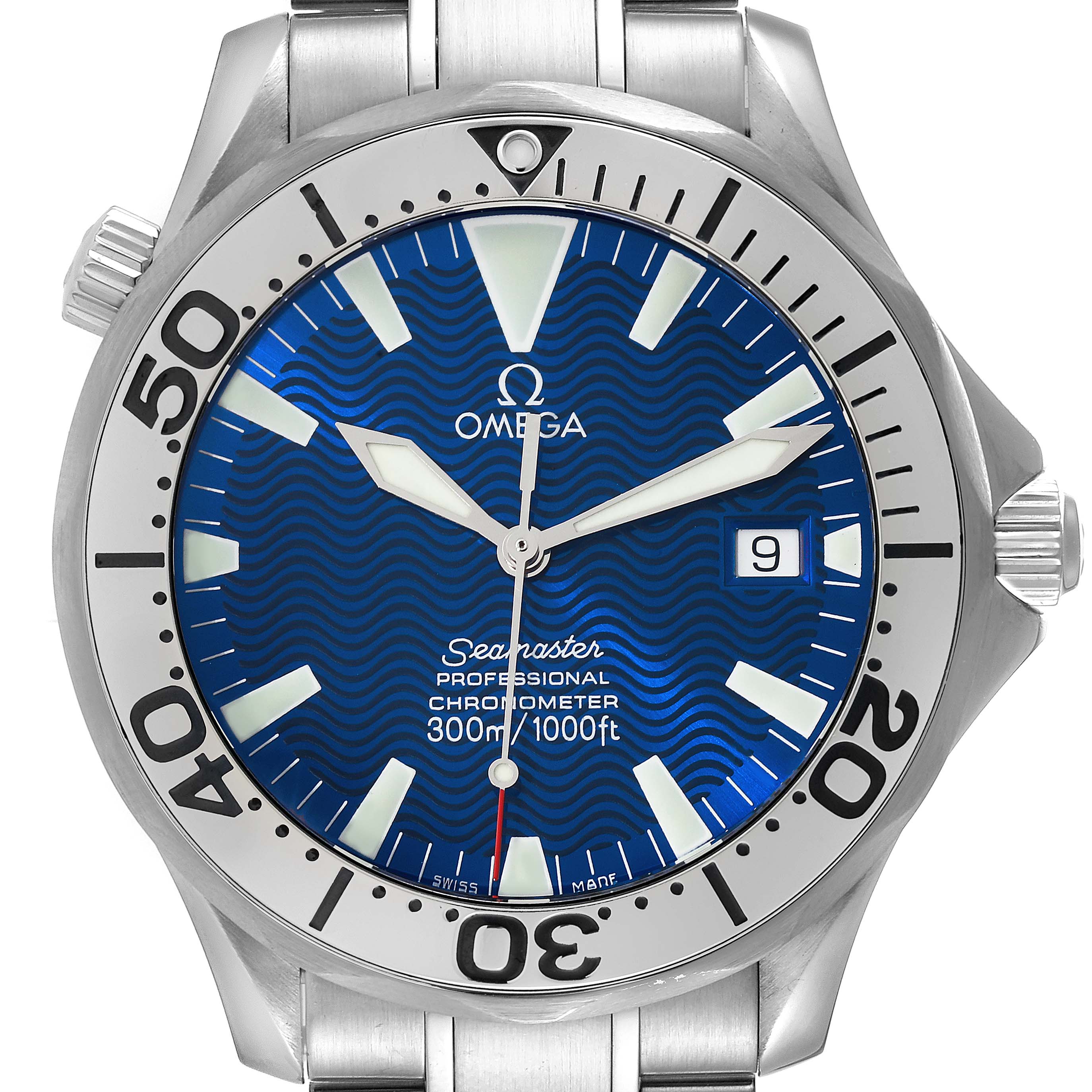 This image shows the Omega Seamaster 2255.80.00 Men's Stainless Steel Blue Dial 2255.80.00 Men's Stainless Steel Blue Dial watch face, featuring a blue dial, date window, and rotating bezel, viewed from a front angle.