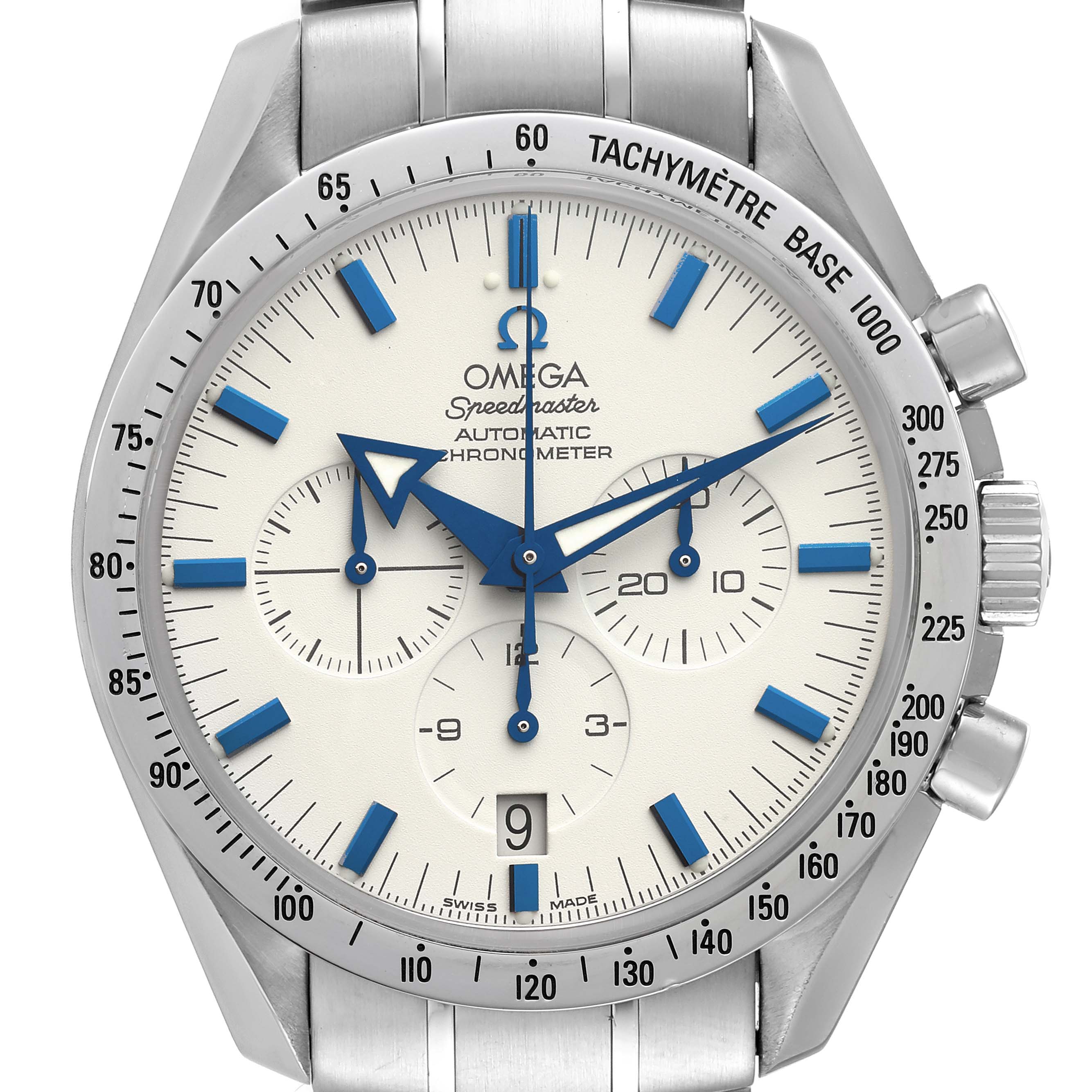 The image shows a frontal view of the Omega Speedmaster 3551.20.00 Men's Stainless Steel White Dial 3551.20.00 Men's Stainless Steel White Dial watch, highlighting its dial, sub-dials, tachymeter, and crown.