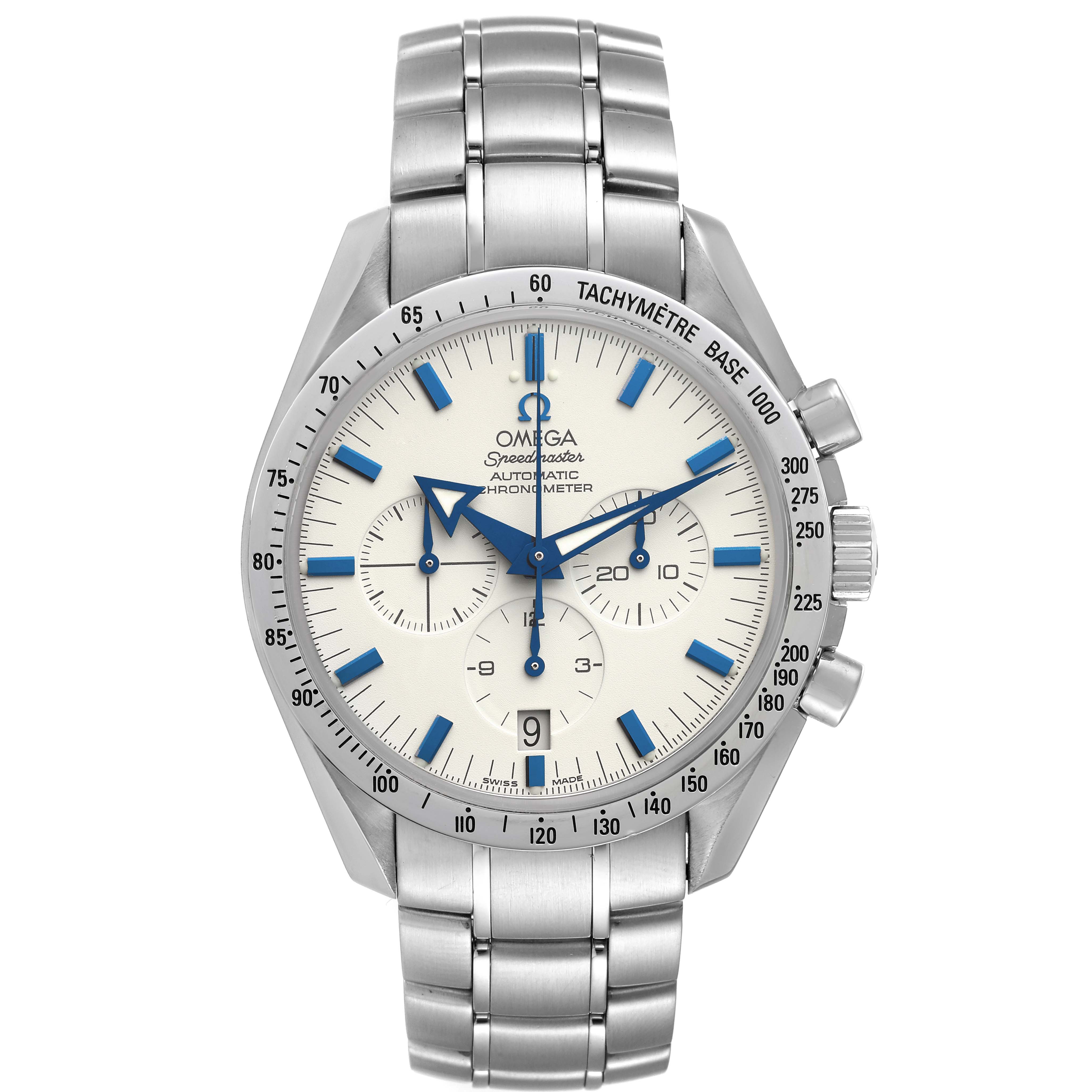 The image shows a frontal view of the Omega Speedmaster 3551.20.00 Men's Stainless Steel White Dial 3551.20.00 Men's Stainless Steel White Dial watch displaying the dial, hands, sub-dials, tachymeter, and bracelet.
