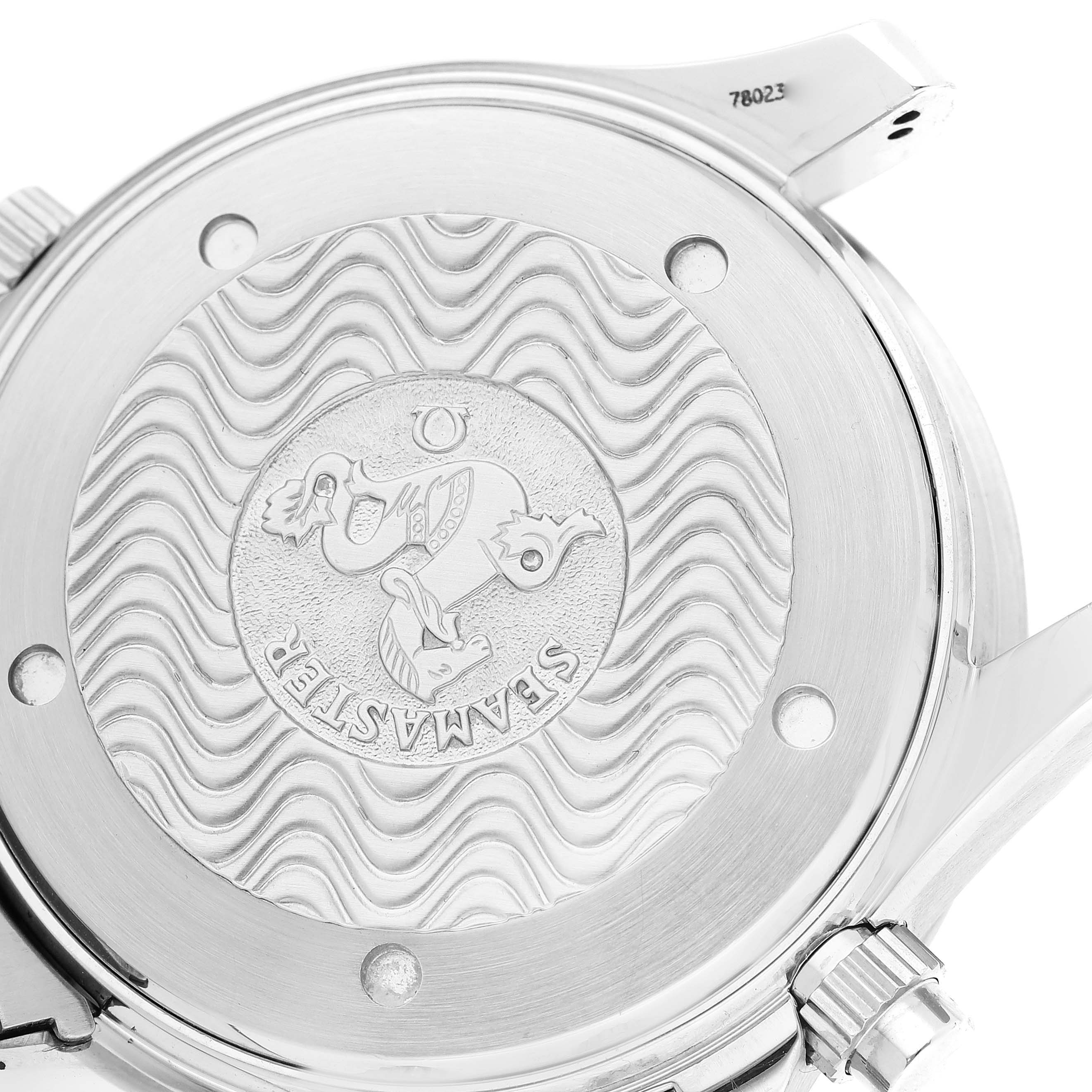 This image shows the back case of an Omega Seamaster 2594.50.00 Men
s Stainless Steel Black Dial 2594.50.00 Men
s Stainless Steel Black Dial watch, featuring its intricate engravings and wavy pattern.