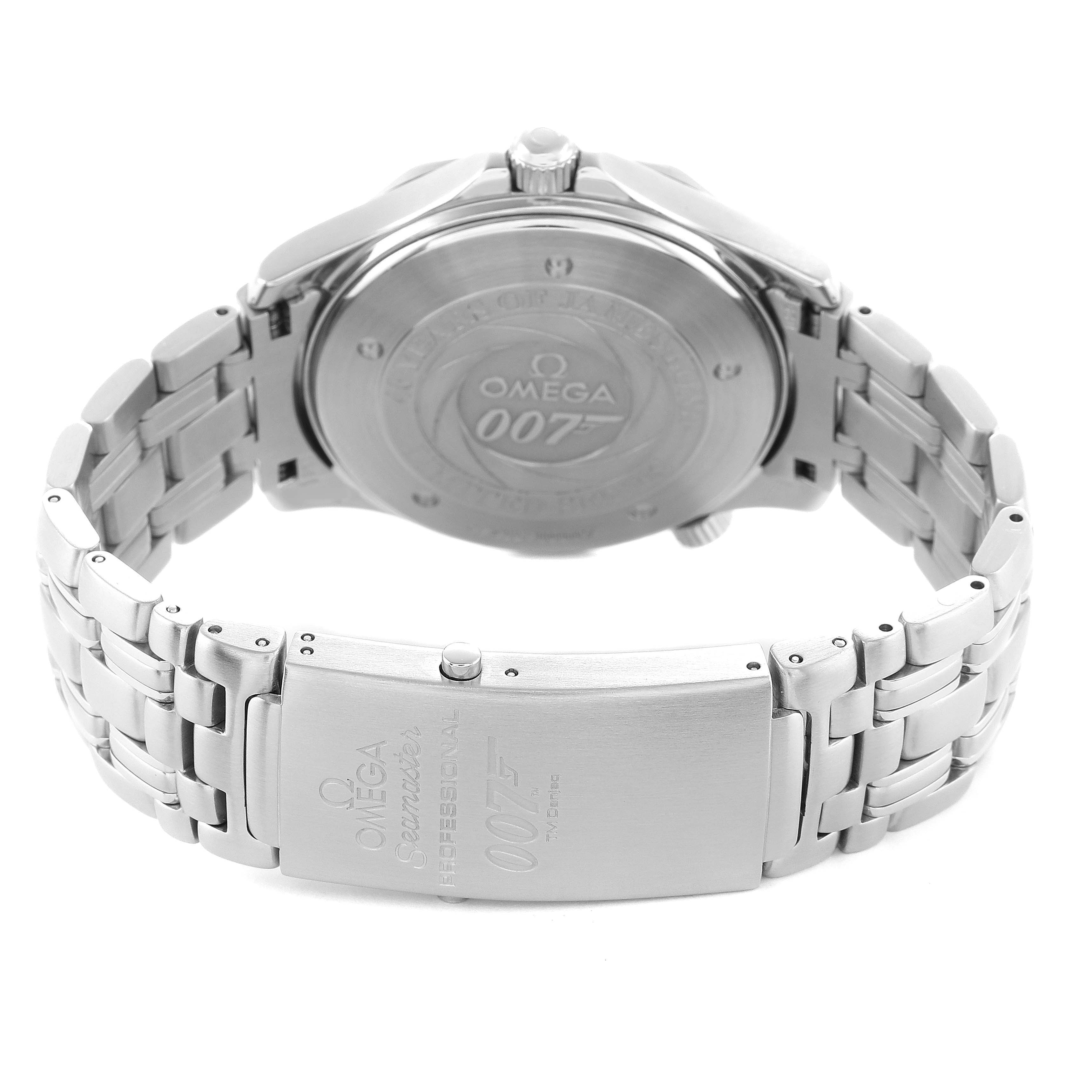 The image shows the back and bracelet clasp of the Omega Seamaster 2537.80.00 Men's Stainless Steel Blue Dial model, featuring "007" branding.