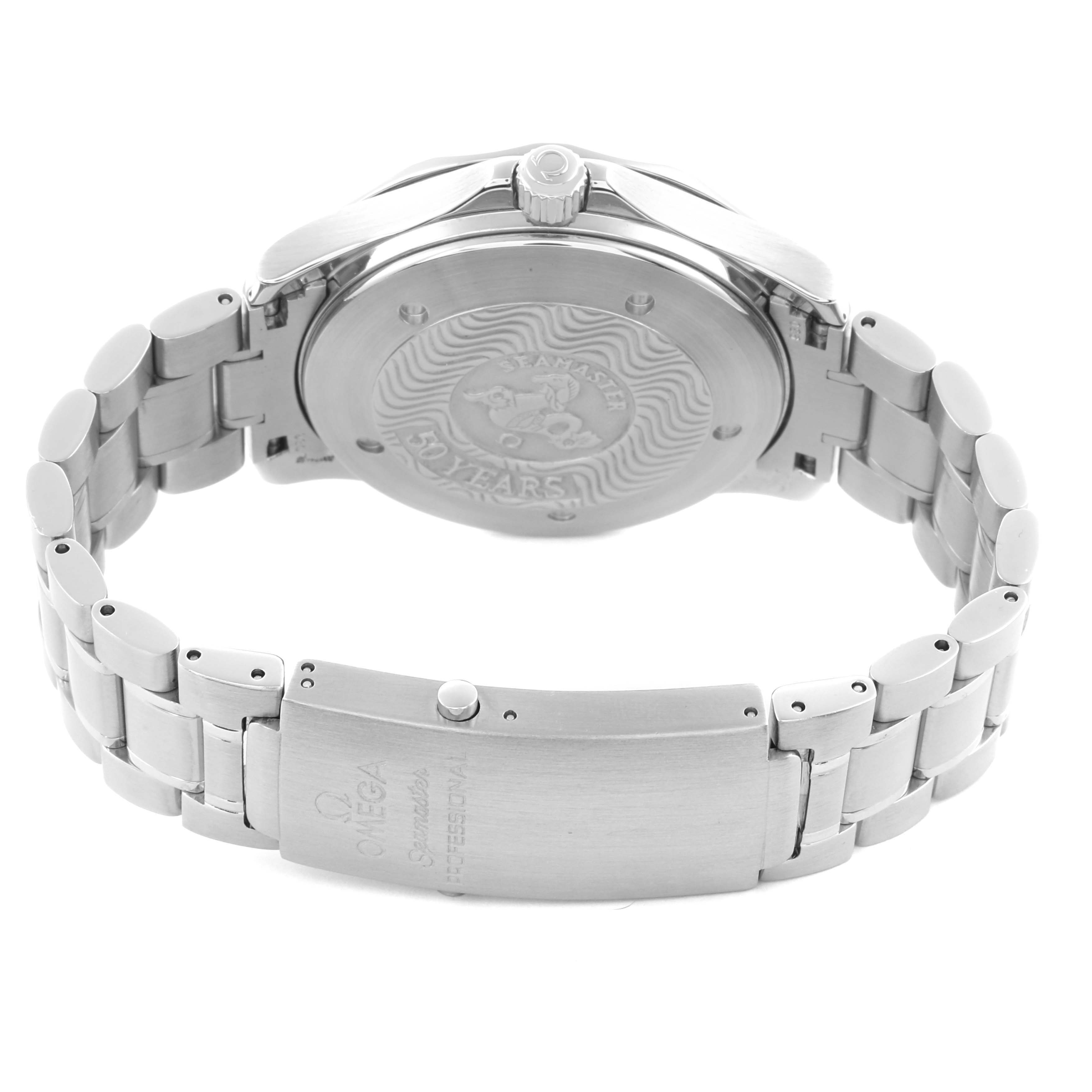 The image shows the back and bracelet clasp of the Omega Seamaster 2234.50.00 Men
s Stainless Steel Black Dial 2234.50.00 Men
s Stainless Steel Black Dial watch, highlighting the engraved case back and metal bracelet.