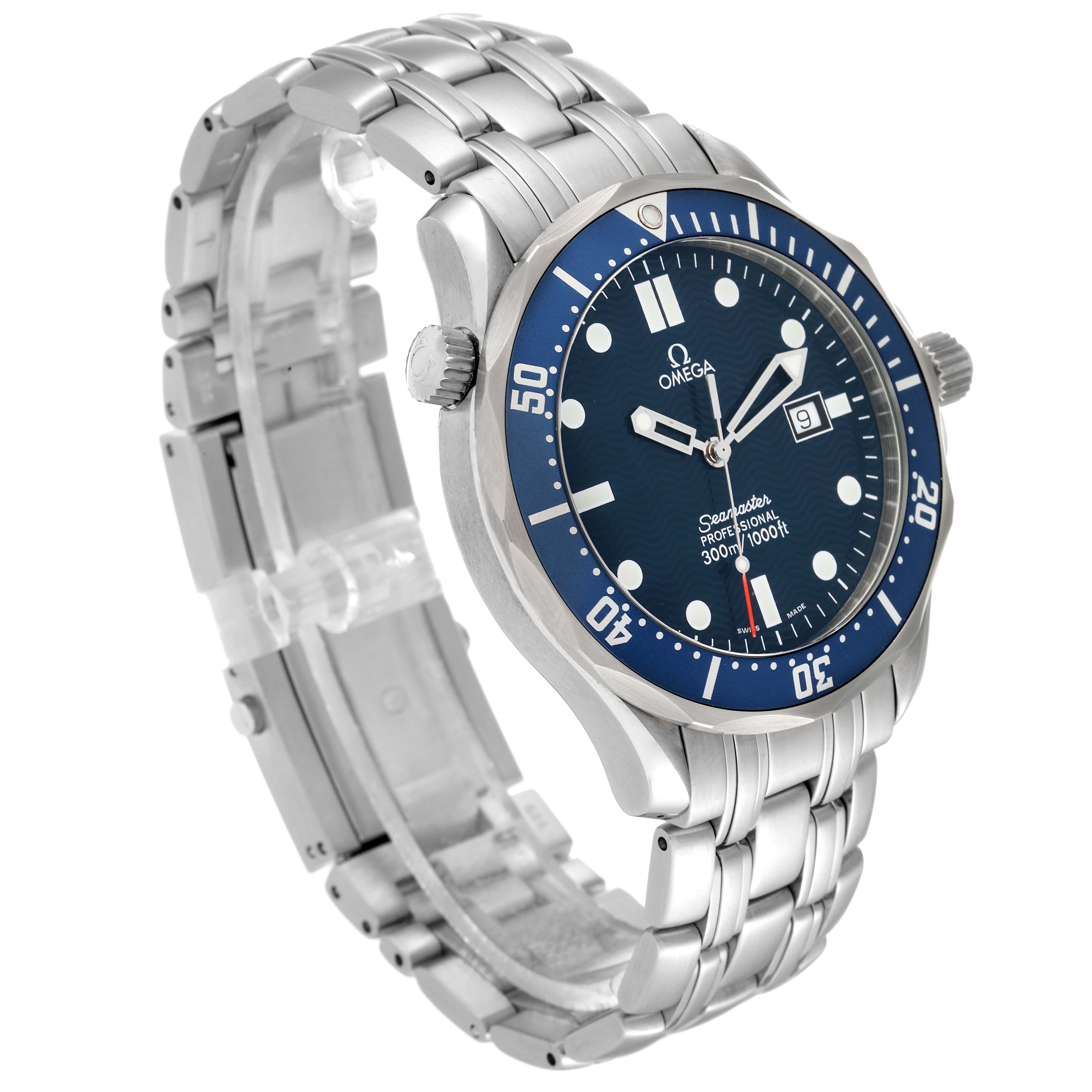 The image shows an angled view of an Omega Seamaster 2541.80.00 Men
s Stainless Steel Blue Dial 2541.80.00 Men
s Stainless Steel Blue Dial watch, highlighting the stainless steel bracelet, blue dial, and bezel.