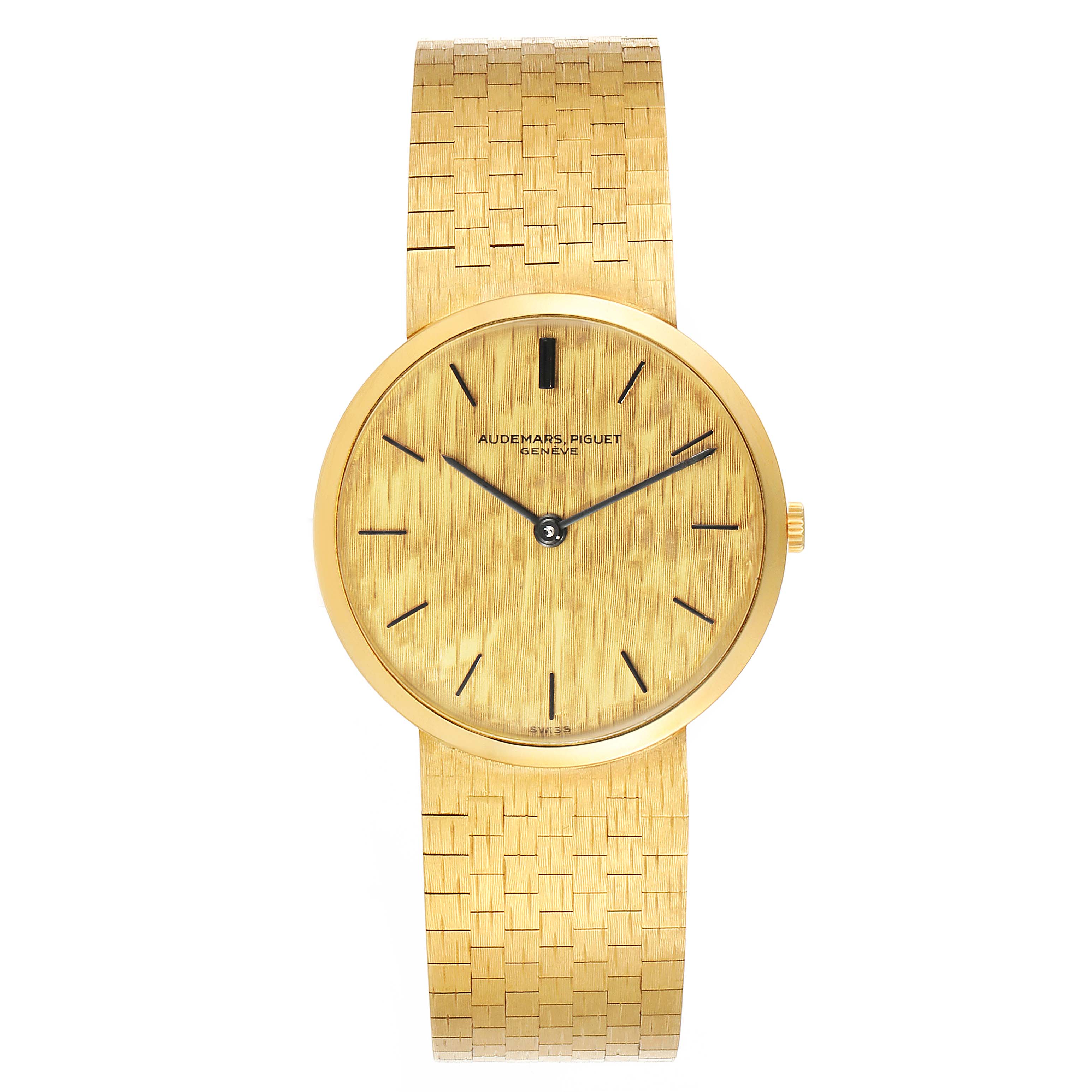 This image shows a head-on view of an Audemars Piguet Vintage  Men's Yellow Gold Champagne Dial  Men's Yellow Gold Champagne Dial model watch, displaying the face, dial, and bracelet.