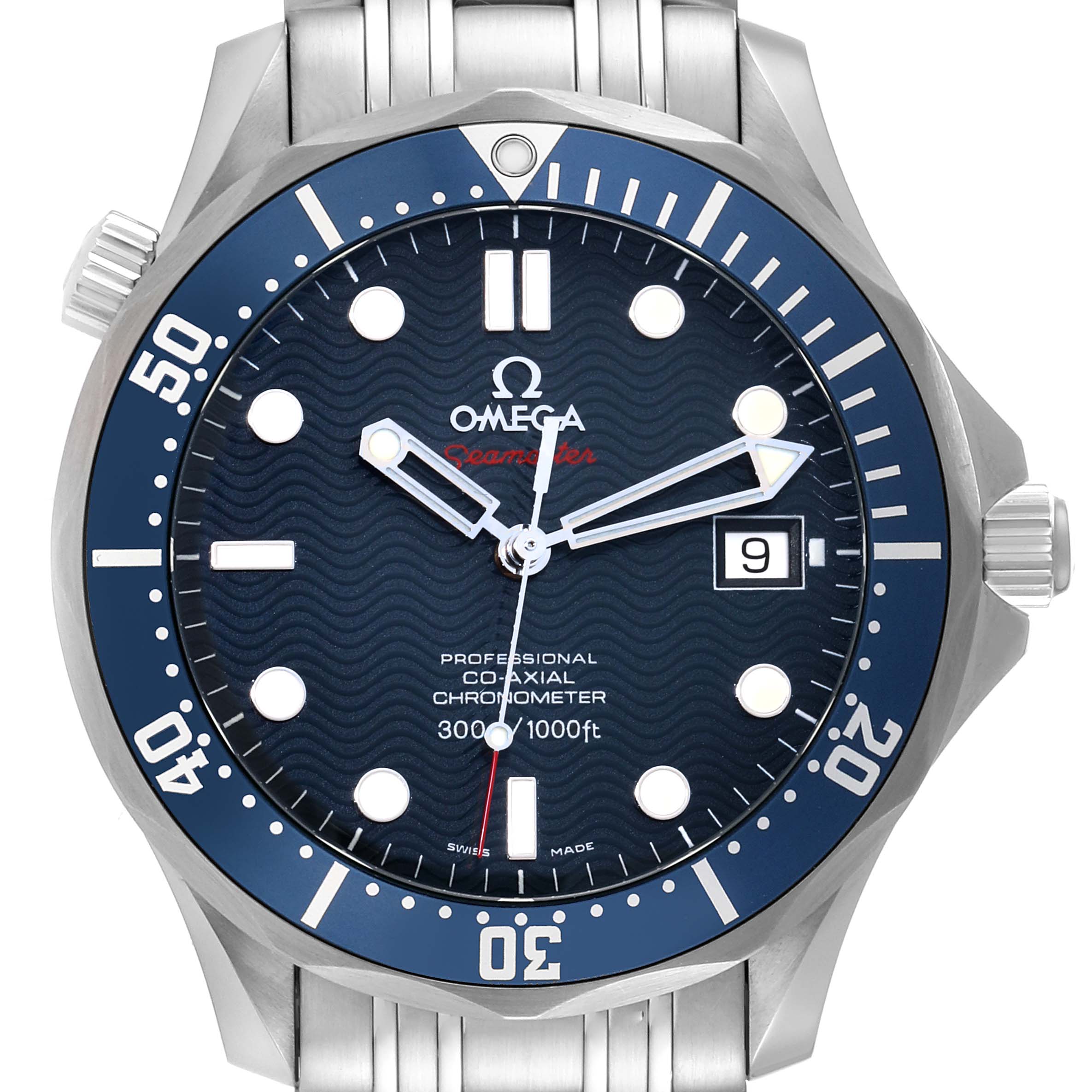 The image shows the face and bezel of the Omega Seamaster 2220.80.00 Men
s Stainless Steel Blue Dial 2220.80.00 Men
s Stainless Steel Blue Dial watch at a front angle, displaying its dial, hands, date, and crown.