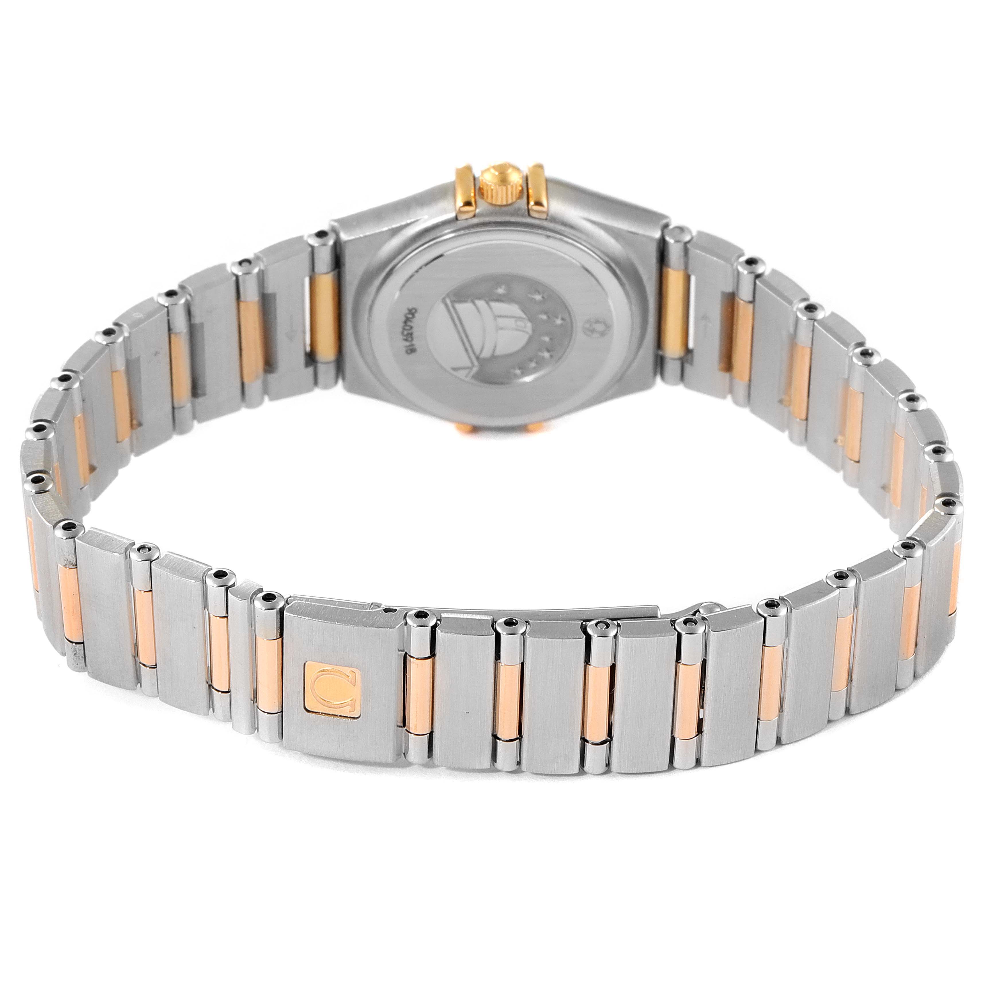 This image shows the back and bracelet of the Omega 1365.79.00 Women
s Steel and Gold (two tone) Mother of Pearl Dial 1365.79.00 Women
s Steel and Gold (two tone) Mother of Pearl Dial Constellation Iris Steel Rose Gold Multi Stone Ladies Watch 1365.79.00.