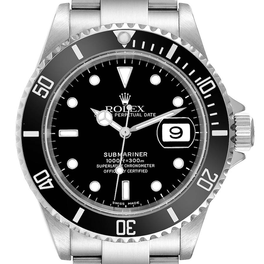 The image shows a frontal view of the Rolex Submariner watch, highlighting the dial, bezel, and crown.