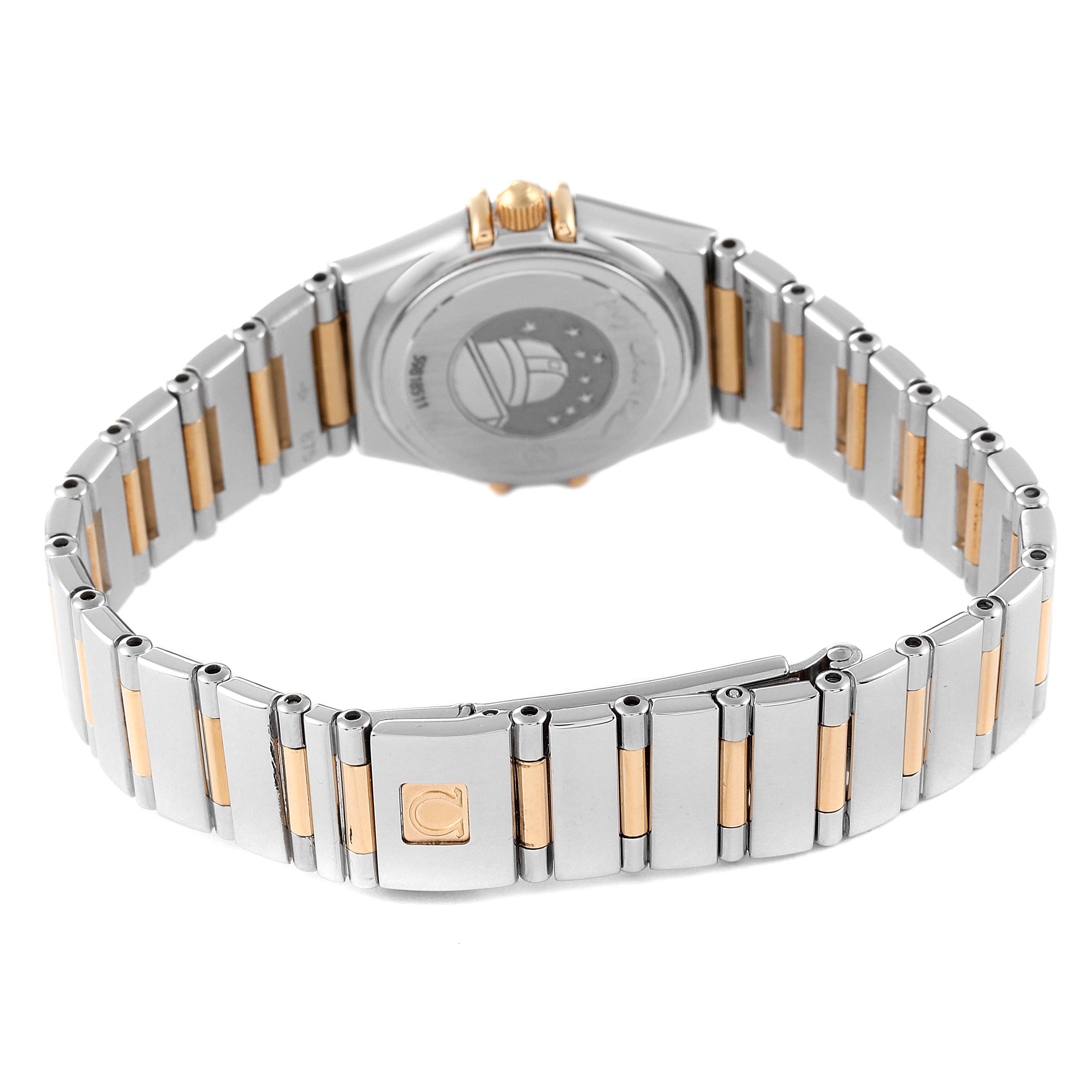 The image shows the back and bracelet of the Omega 1365.79.00 Women
s Steel and Gold (two tone) Mother of Pearl Dial 1365.79.00 Women
s Steel and Gold (two tone) Mother of Pearl Dial Constellation Iris Steel Rose Gold Multi Stone Watch 1365.79.00.