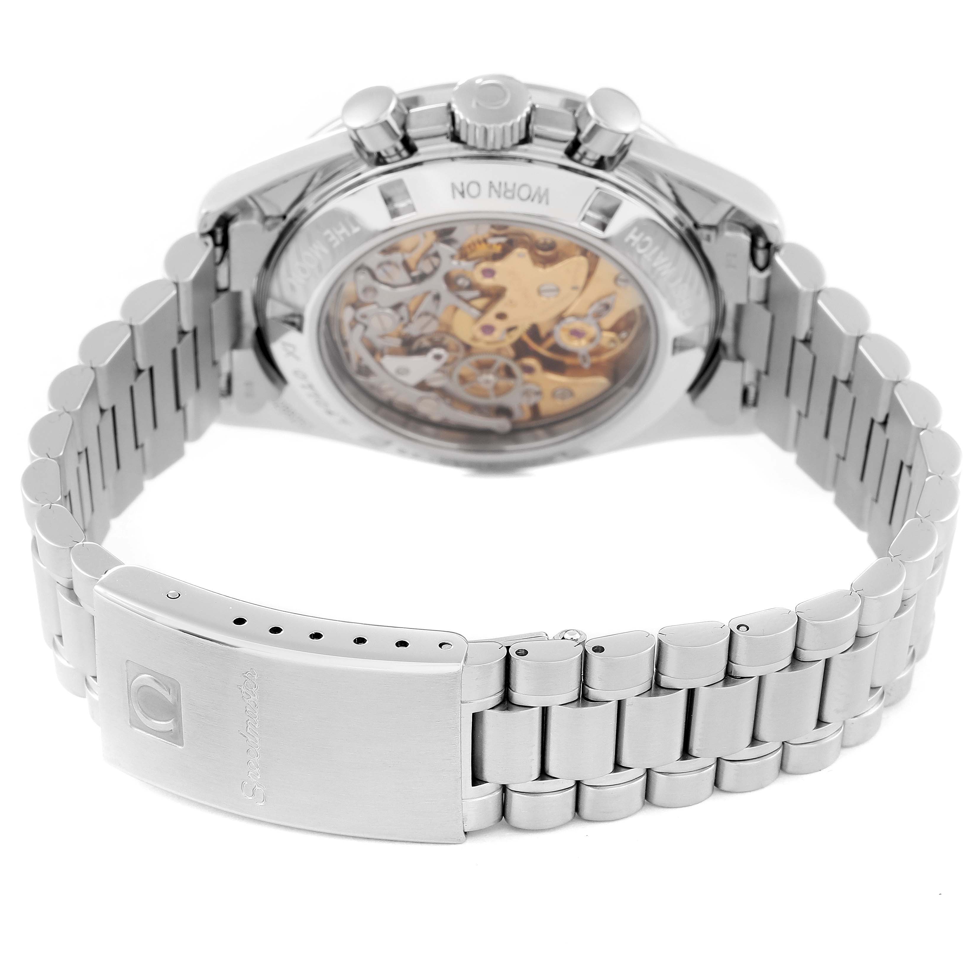 This image shows the back view of the Omega Speedmaster 3592.50.00 Men
s Stainless Steel Black Dial 3592.50.00 Men
s Stainless Steel Black Dial watch, highlighting its bracelet and movement through the transparent case back.