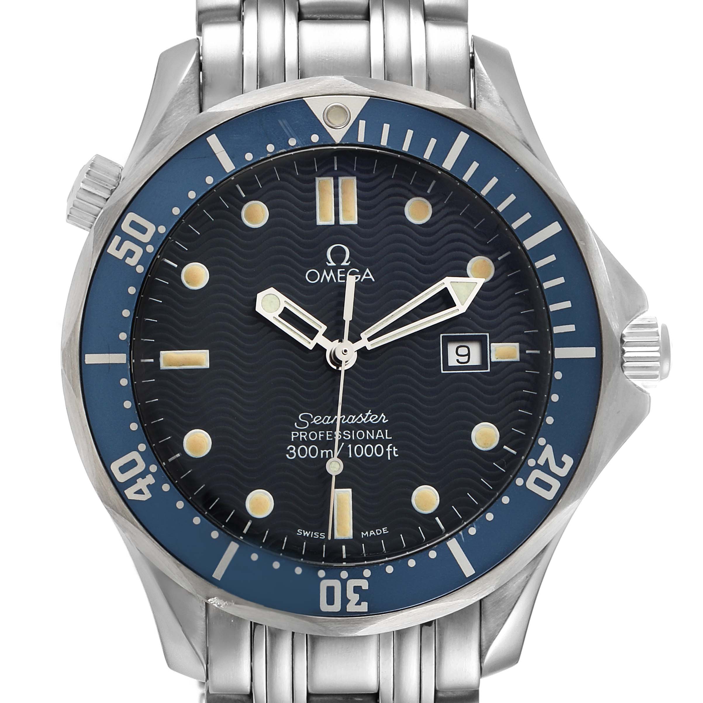 The image shows a front view of an Omega Seamaster 2541.80.00 Men's Stainless Steel Blue Dial 2541.80.00 Men's Stainless Steel Blue Dial watch, highlighting the dial, bezel, and metal bracelet.