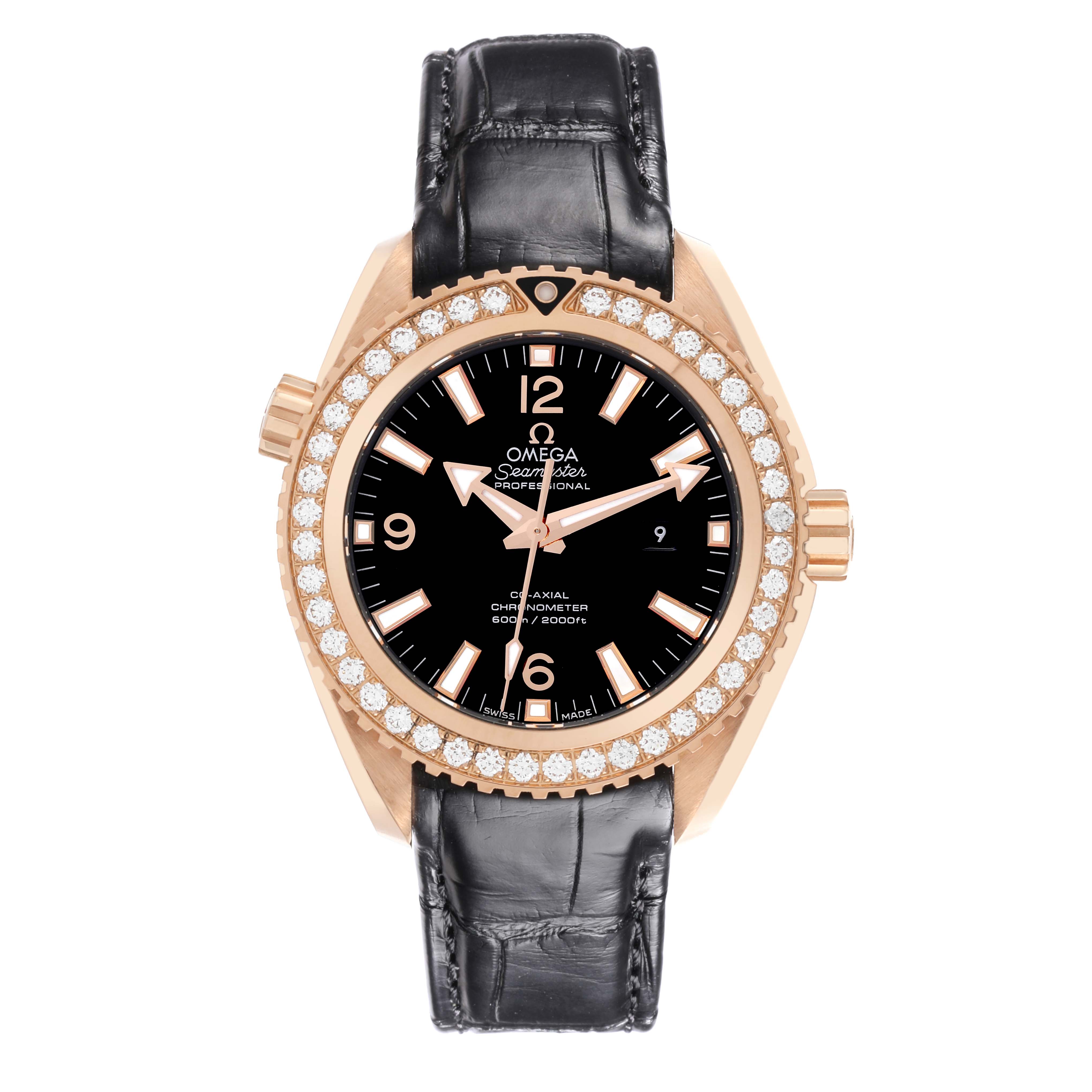 The Omega 232.58.38.20.01.001 Women
s Rose Gold Black Dial 232.58.38.20.01.001 Women
s Rose Gold Black Dial Seamaster Planet Ocean watch is shown from a top view, displaying its rose gold case, diamond bezel, and black strap.