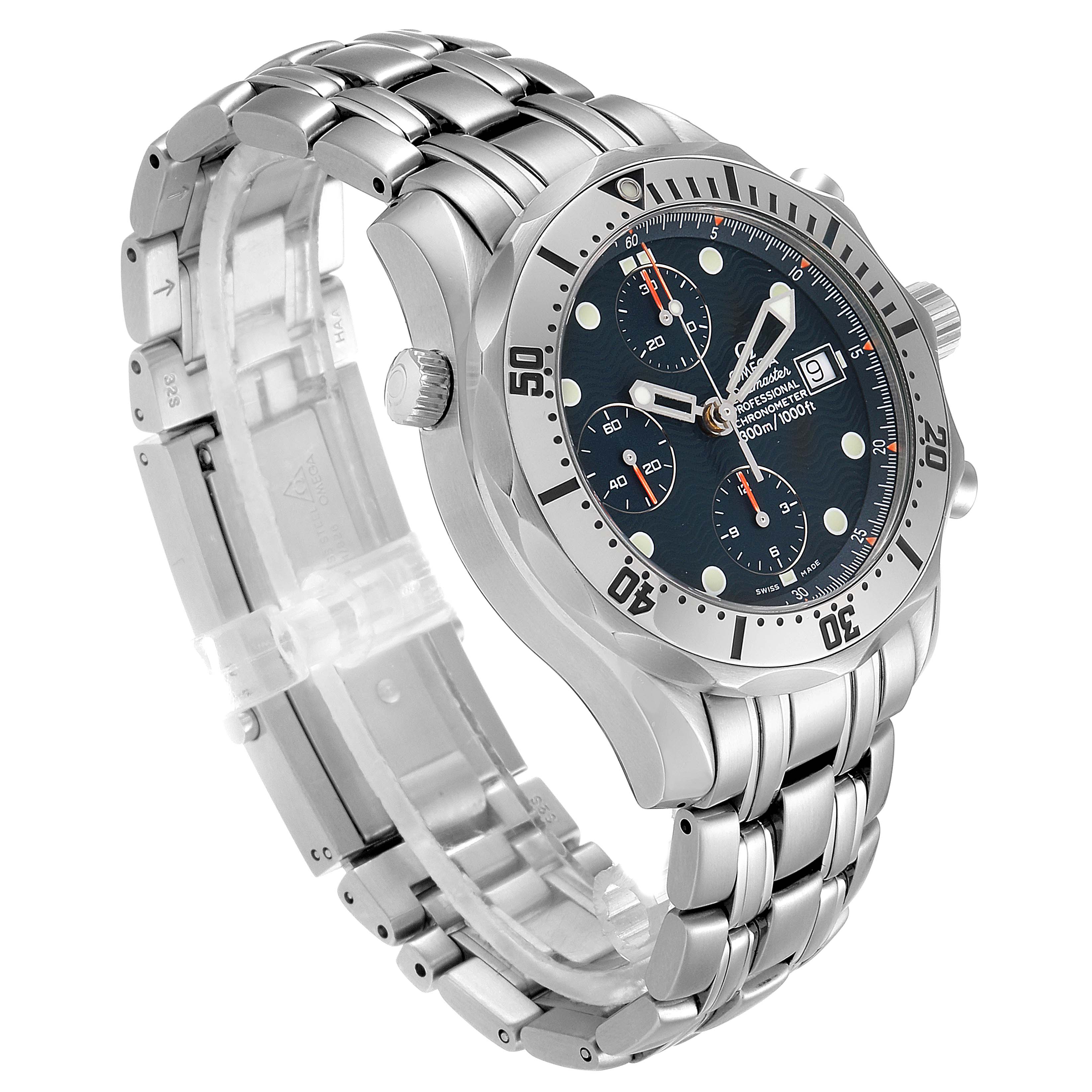 This image shows a side-angle view of the Omega Seamaster 2598.80.00 Men
s Stainless Steel Blue Dial 2598.80.00 Men
s Stainless Steel Blue Dial watch, highlighting its bracelet, bezel, and face.