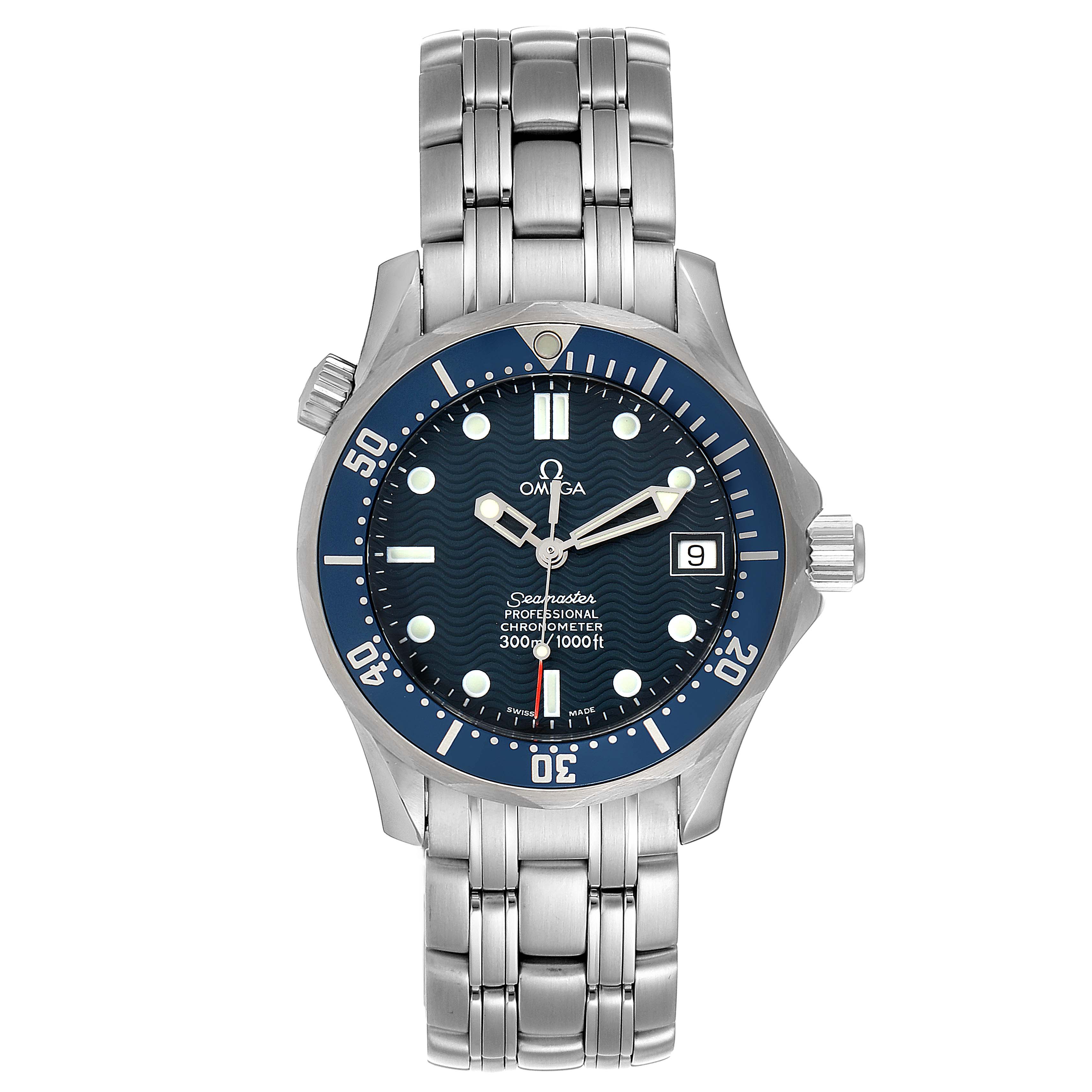 This image shows a front view of an Omega Seamaster 2551.80.00 Men
s Stainless Steel Blue Dial 2551.80.00 Men
s Stainless Steel Blue Dial watch with a metal bracelet and a blue dial.