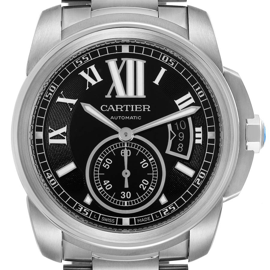 The image shows a front view of the Calibre de Cartier watch, highlighting the dial, hands, and bracelet.