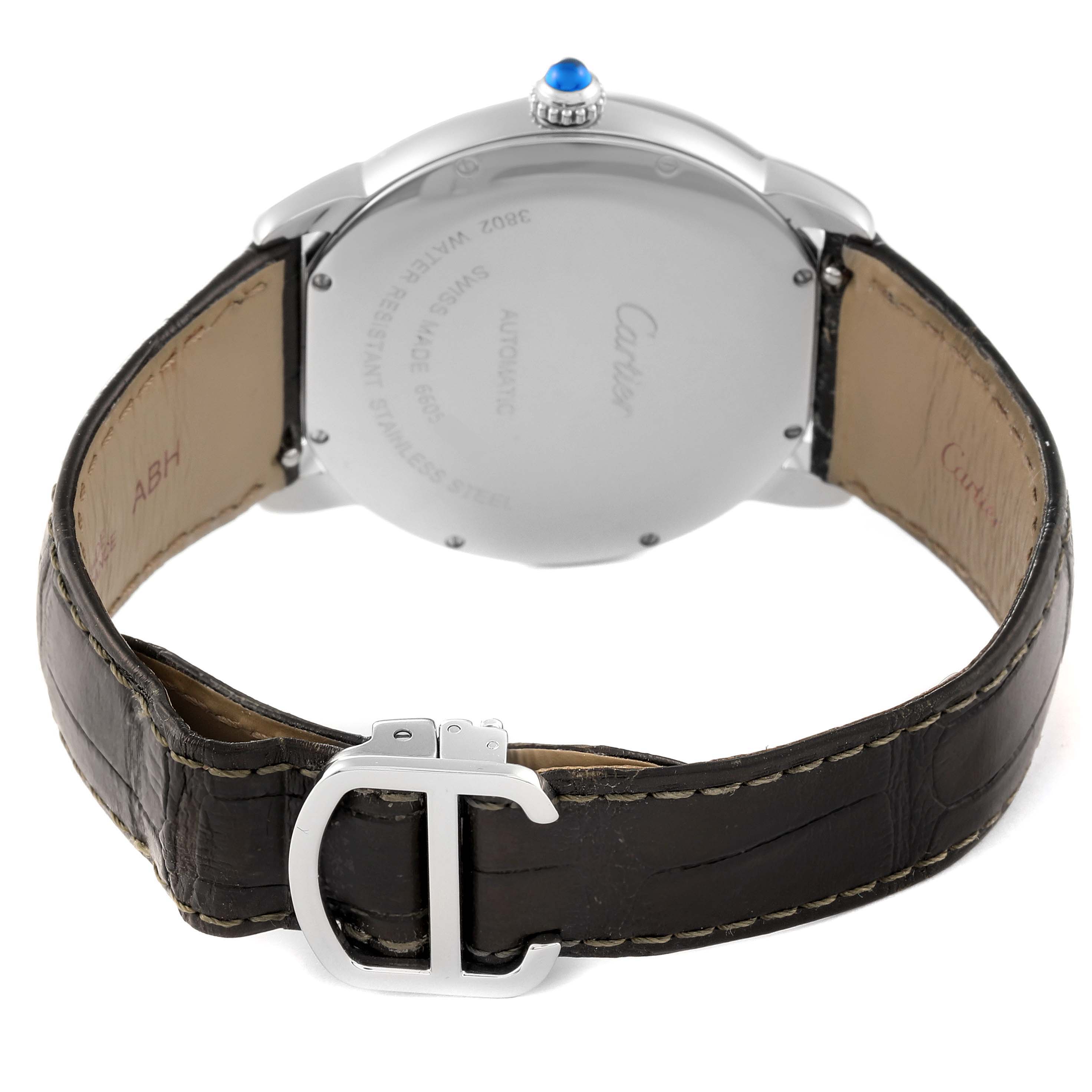 This image shows the back case, strap, and clasp of a Cartier Ronde WSRN0022 Men
s Stainless Steel Silver Dial WSRN0022 Men
s Stainless Steel Silver Dial watch, with a focus on the leather strap and stainless steel clasp.
