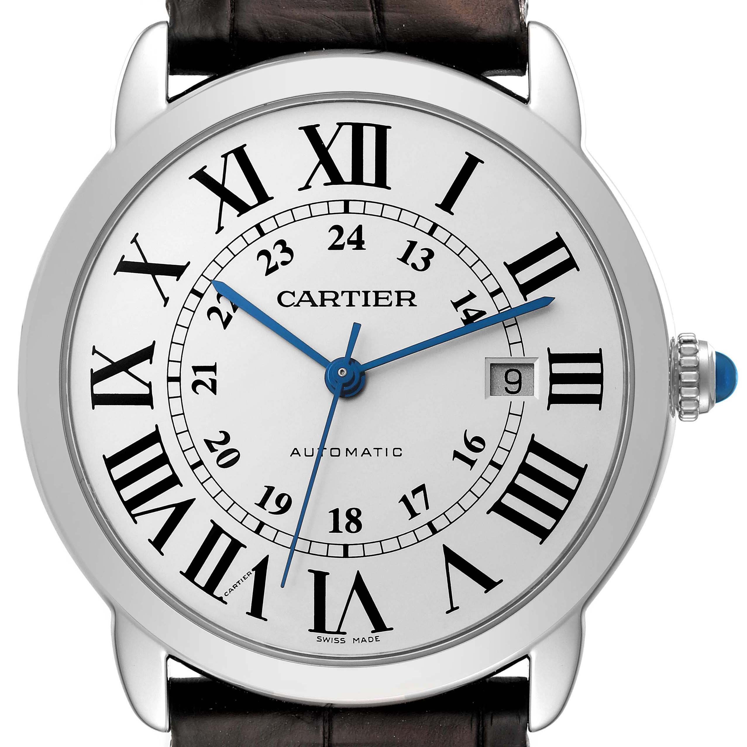 The Cartier Ronde WSRN0022 Men
s Stainless Steel Silver Dial WSRN0022 Men
s Stainless Steel Silver Dial model watch shows a front view highlighting the dial, hands, numerals, and date window.