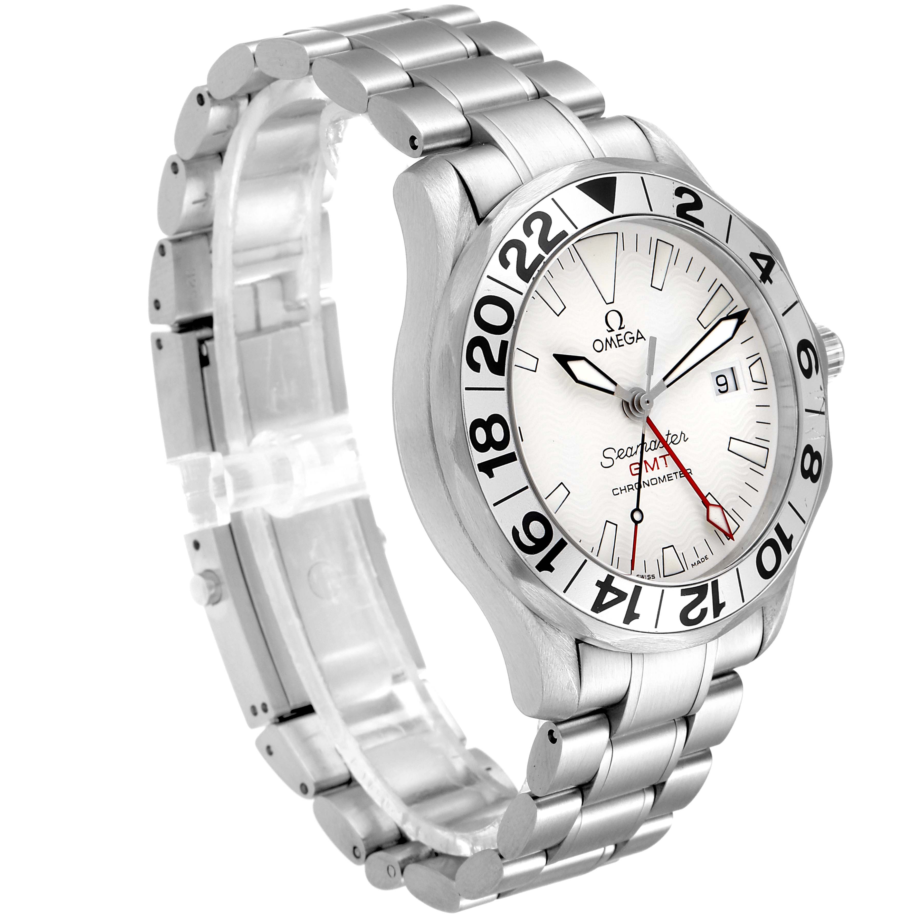 The image shows an Omega Seamaster 2538.20.00 Men's Stainless Steel White Dial 2538.20.00 Men's Stainless Steel White Dial model watch from a 3/4 angle with a focus on the watch face and metal bracelet.