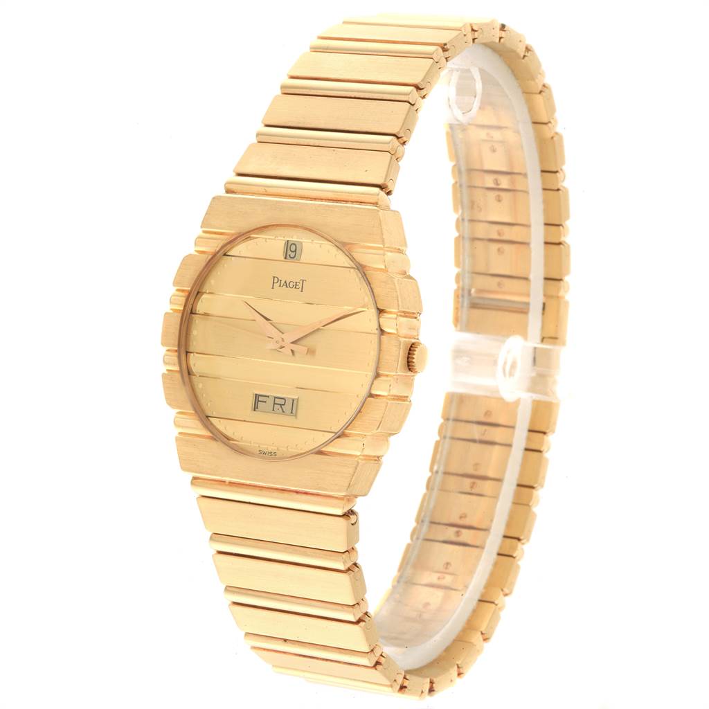 The image shows a side angle view of the Piaget Men's Yellow Gold Champagne Dial Men's Yellow Gold Champagne Dial Polo 18K Yellow Gold Day Date Mens Watch 15562c701, displaying its case, dial, and bracelet.