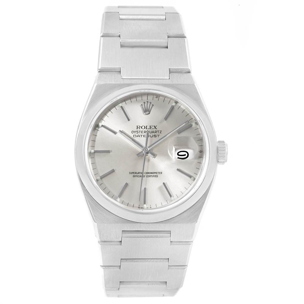 This image shows a top-down view of the Rolex Oysterquartz 17000 Men
s Stainless Steel Silver Dial 17000 Men
s Stainless Steel Silver Dial watch, highlighting its face, bezel, and bracelet.