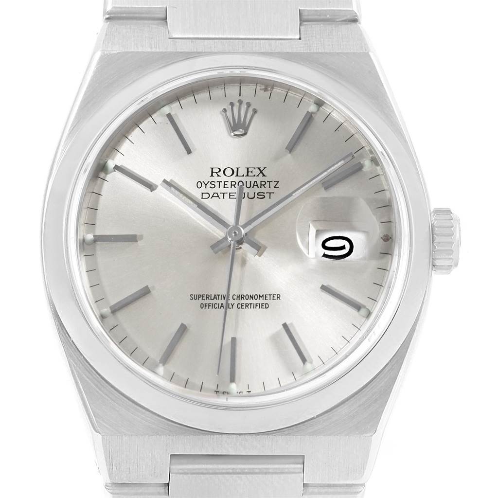 The image shows a front view of the Rolex Oysterquartz 17000 Men
s Stainless Steel Silver Dial 17000 Men
s Stainless Steel Silver Dial Datejust watch, highlighting its dial, hands, date window, and crown.