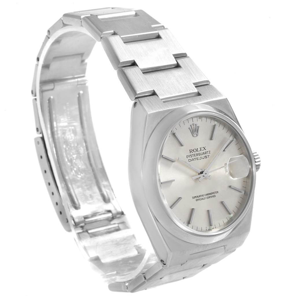The image shows a front-side view of a Rolex Oysterquartz 17000 Men
s Stainless Steel Silver Dial 17000 Men
s Stainless Steel Silver Dial Datejust watch, displaying the dial and bracelet.
