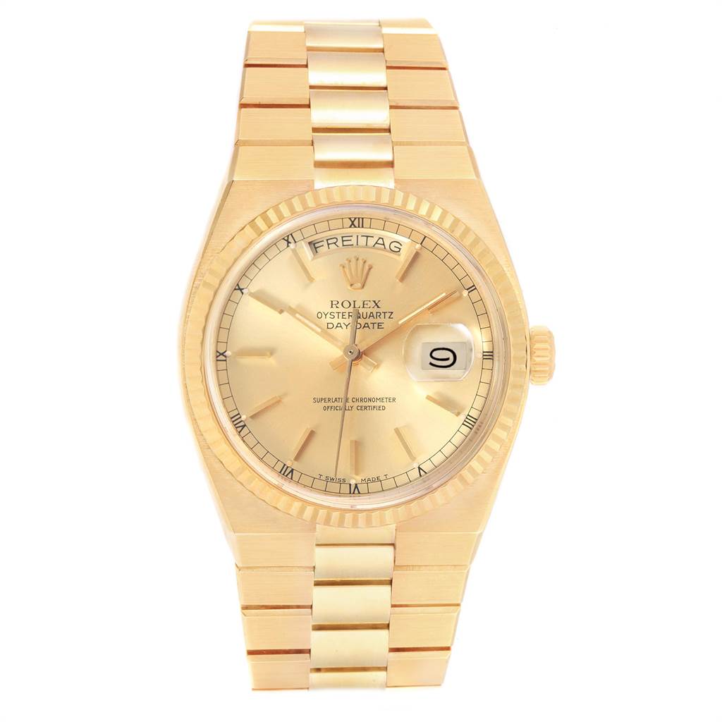 The image shows a front view of a Rolex Oysterquartz 19018 Men's Yellow Gold Champagne Dial 19018 Men's Yellow Gold Champagne Dial watch, displaying the bracelet, dial, and bezel.