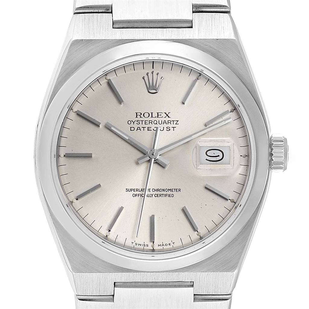 The image shows a frontal view of a Rolex Oysterquartz 17000 Men
s Stainless Steel Silver Dial 17000 Men
s Stainless Steel Silver Dial Datejust watch, highlighting its dial, hands, and date window.